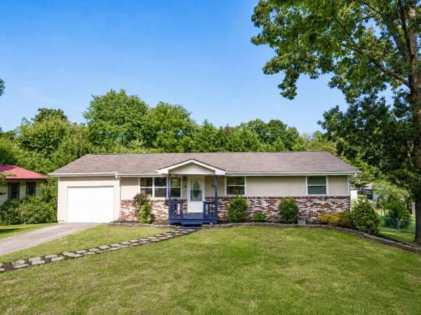 408 SE Fairview Drive SE — photo