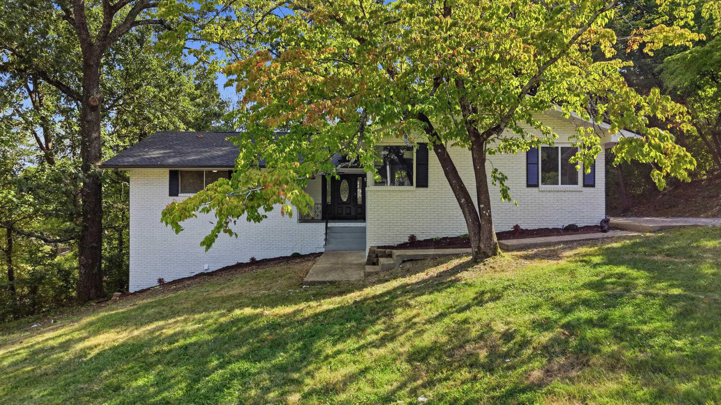 410 Paragon Drive — photo