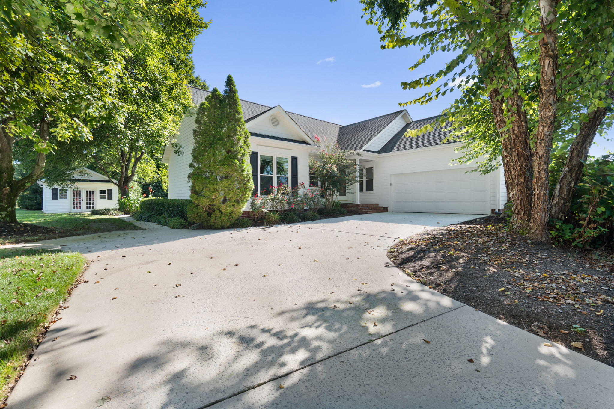 173 Cottonwood Drive NW — photo