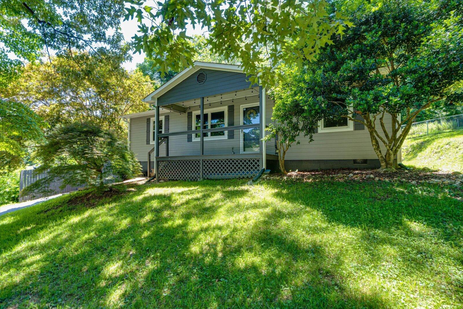 532 Lupton Drive — photo