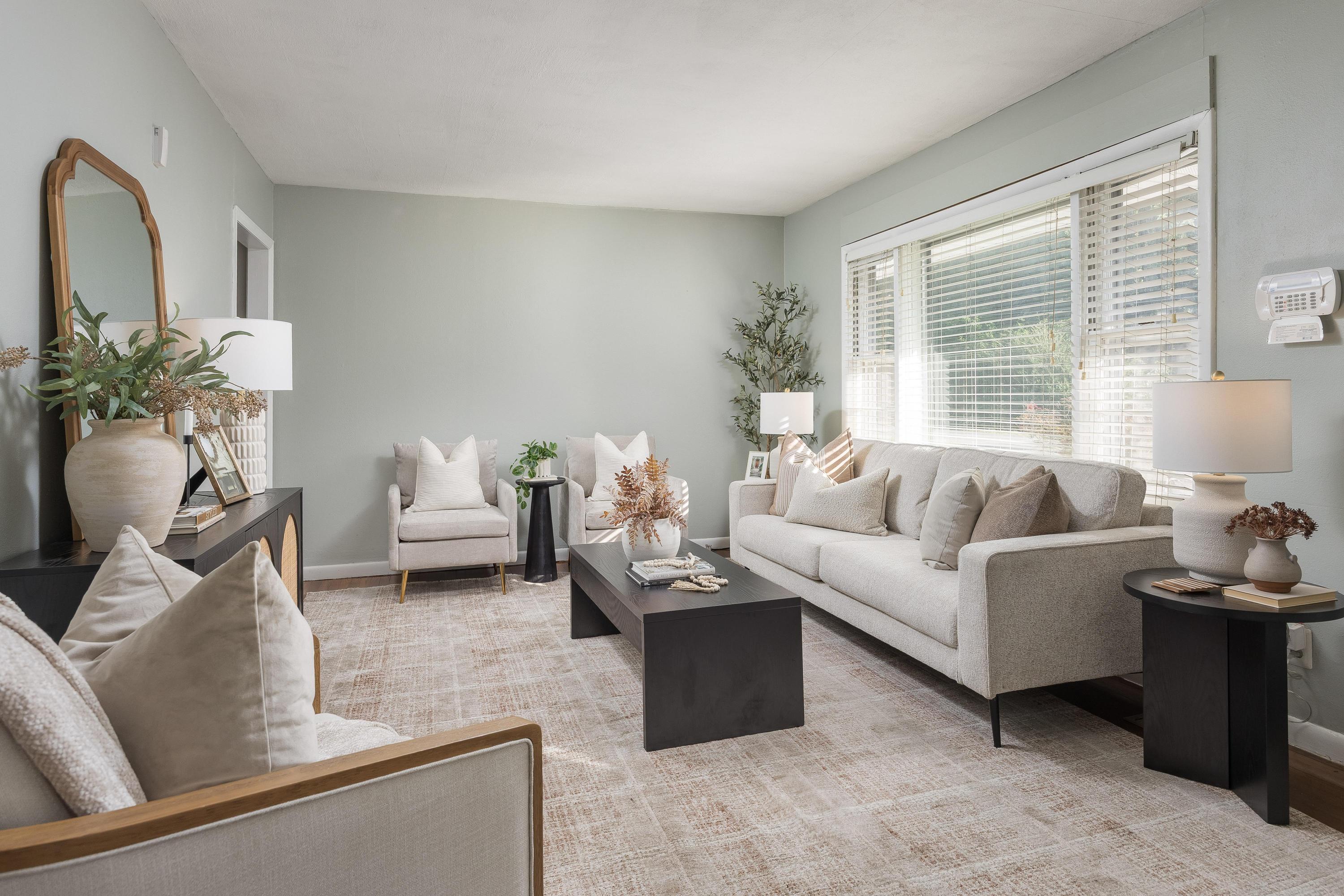 2414 Howell Street SE — photo