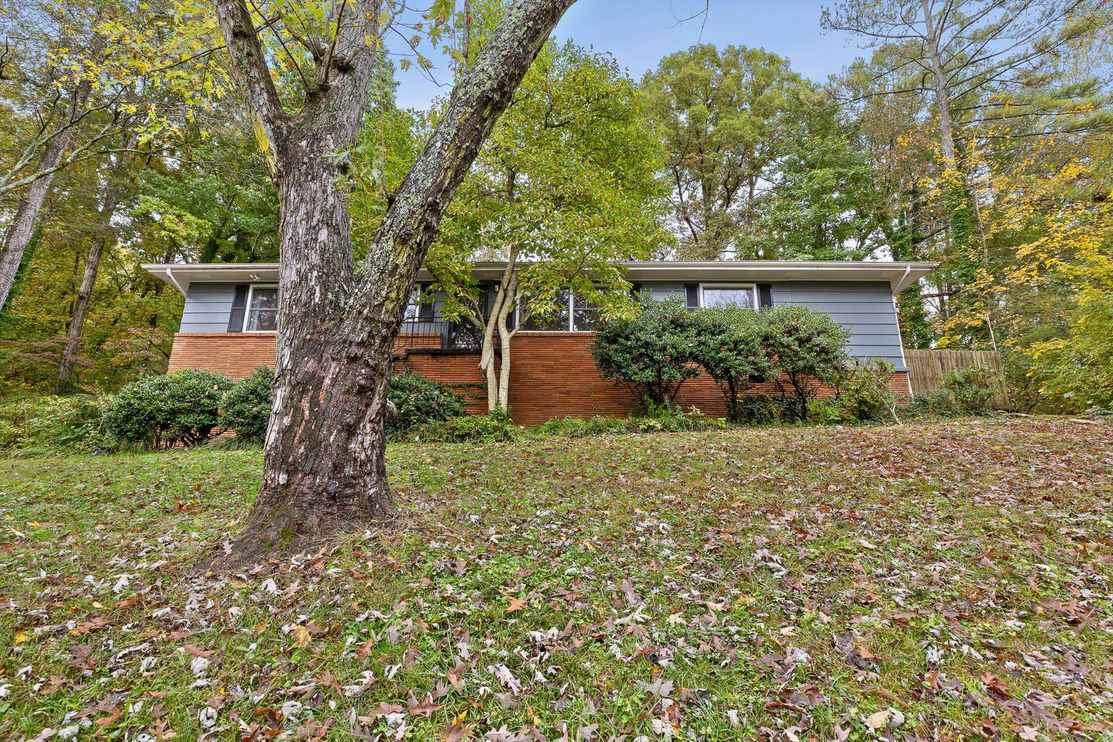 2526 Avalon Circle — photo
