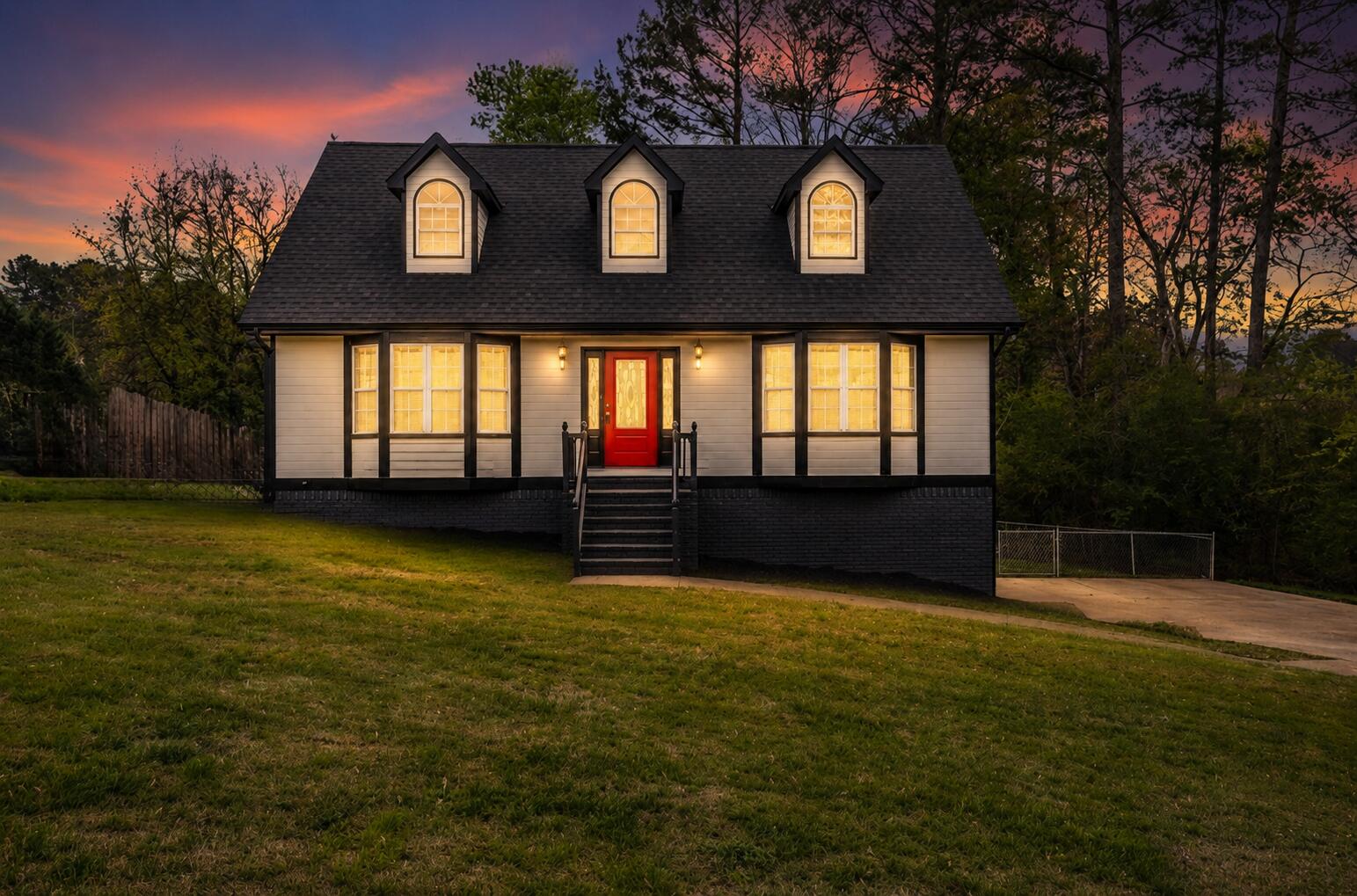 262 Crestwood Drive — photo