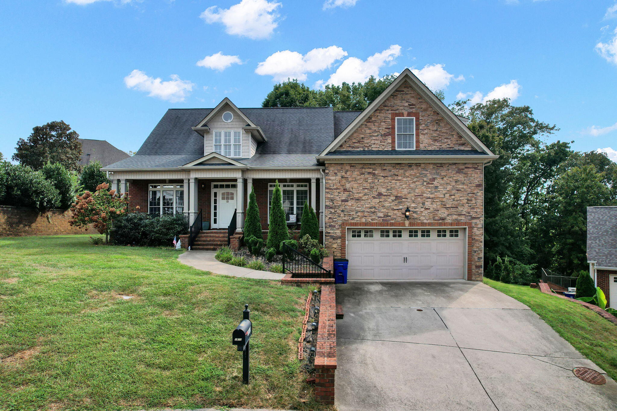 1813 Weston Court — photo