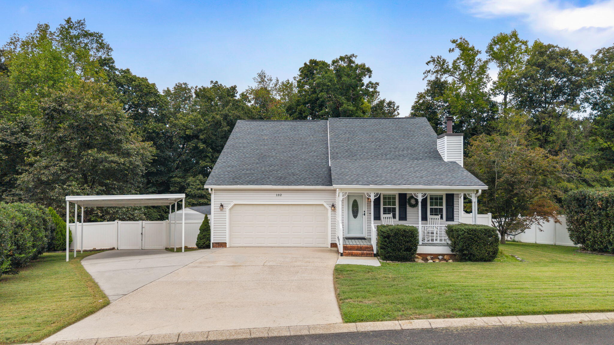 132 Alexanders Circle NW — photo