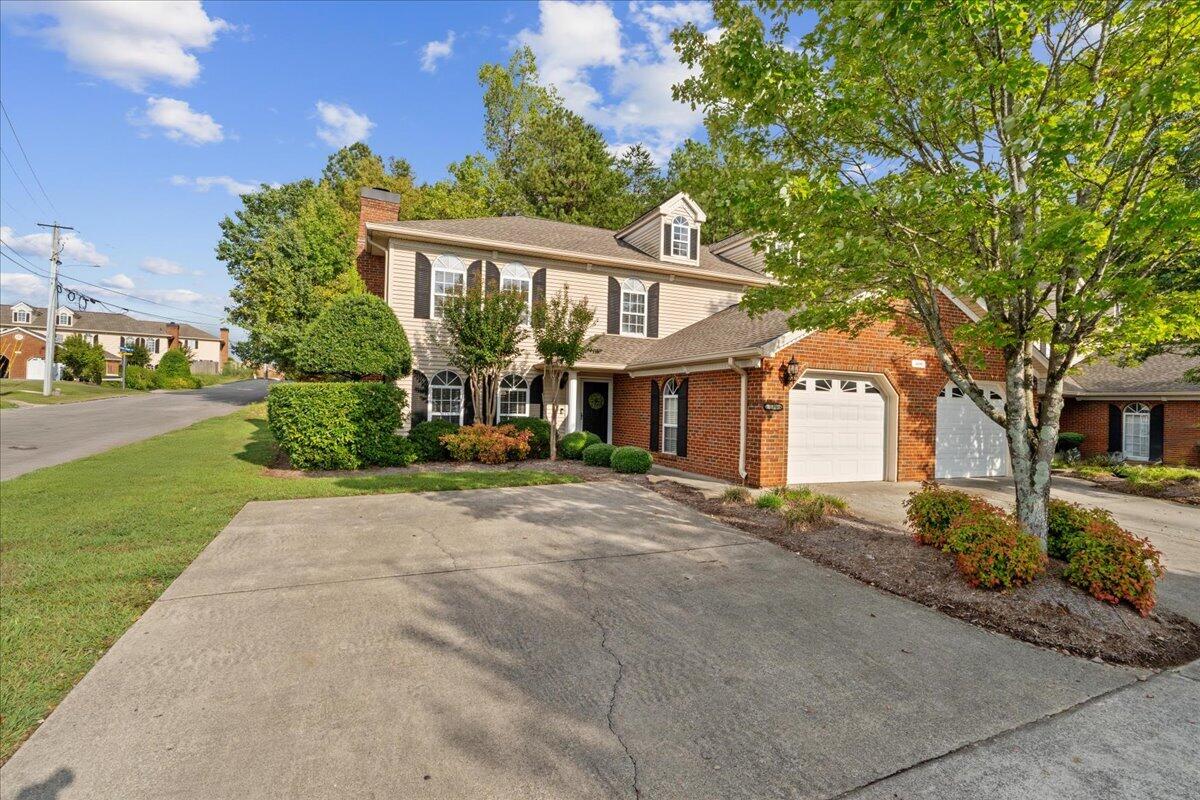 1698 N Summit Drive, Unit 220 — photo