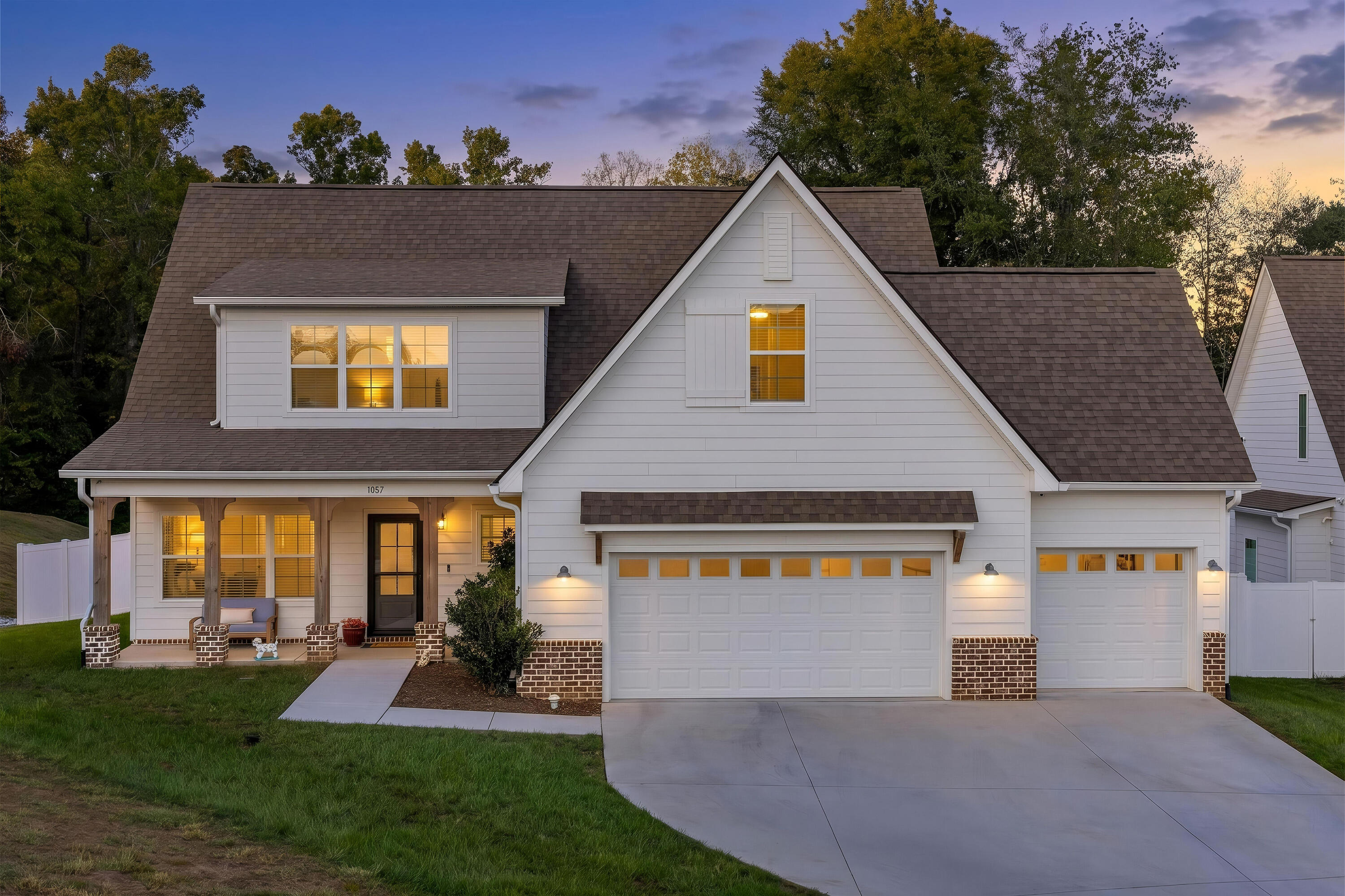 1087 Omaha Circle — photo