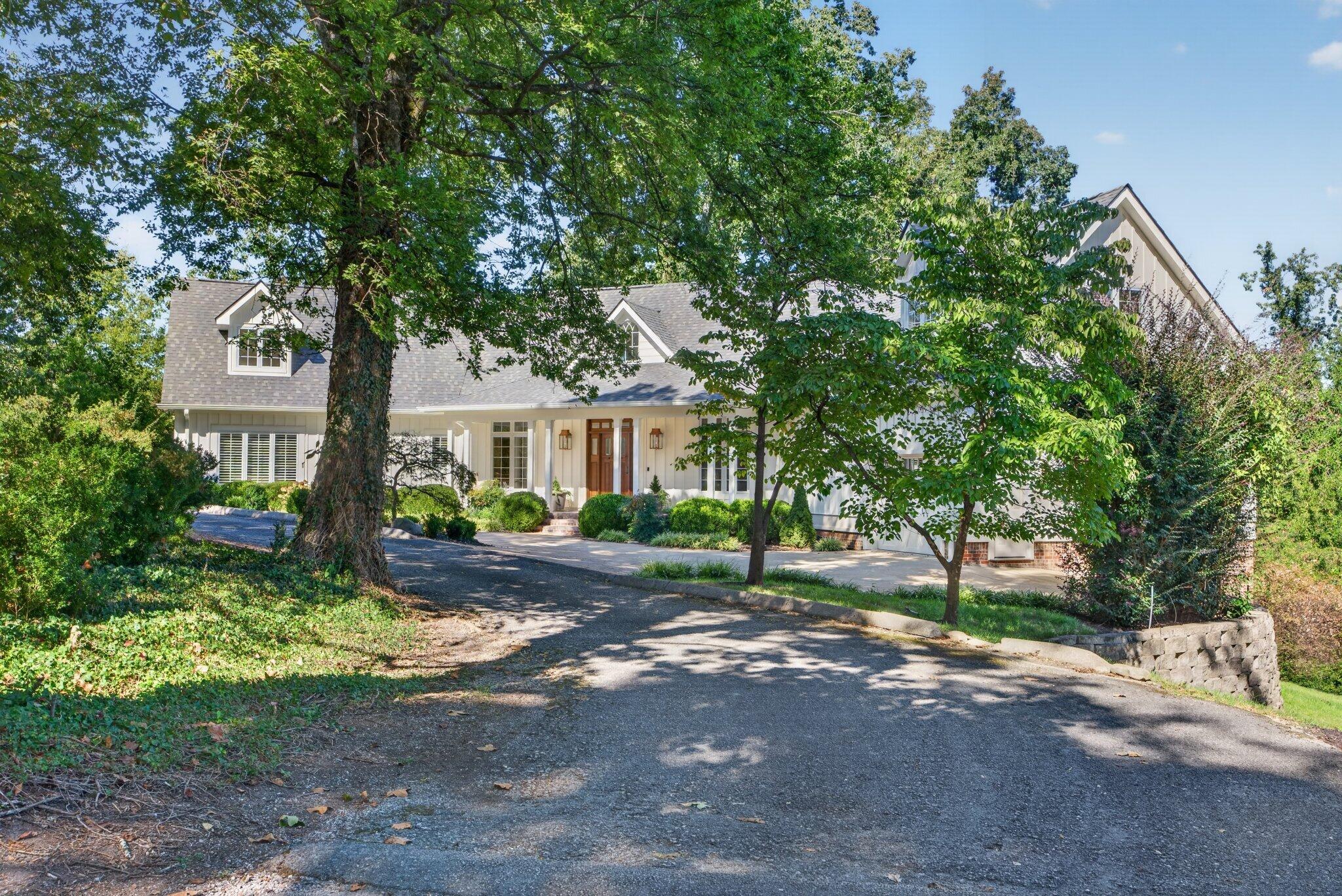 1117 Winding Oaks Way — photo