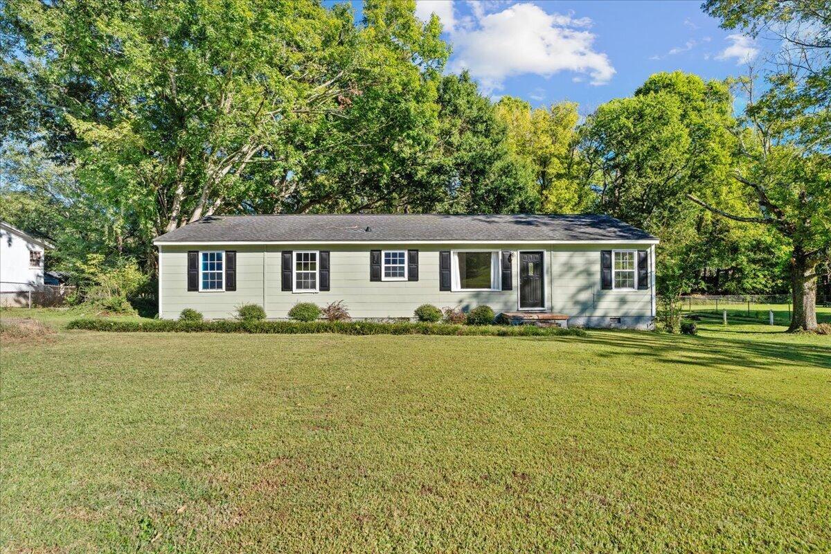 1670 Back Penn Road — photo