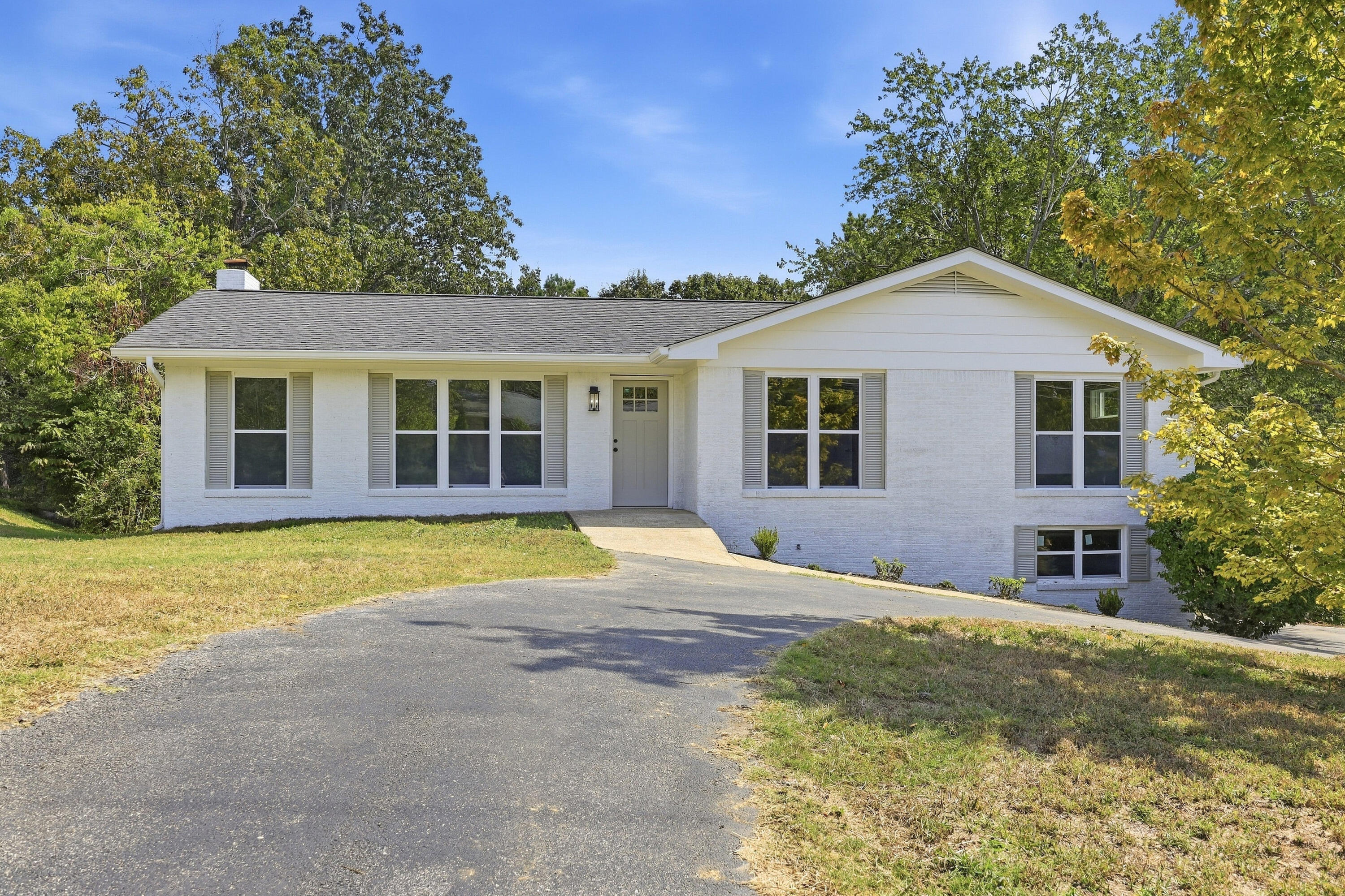 60 W Highland Drive — photo