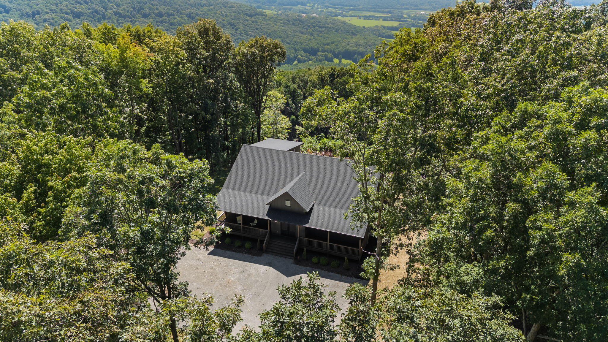 900 Valley View Drive — photo