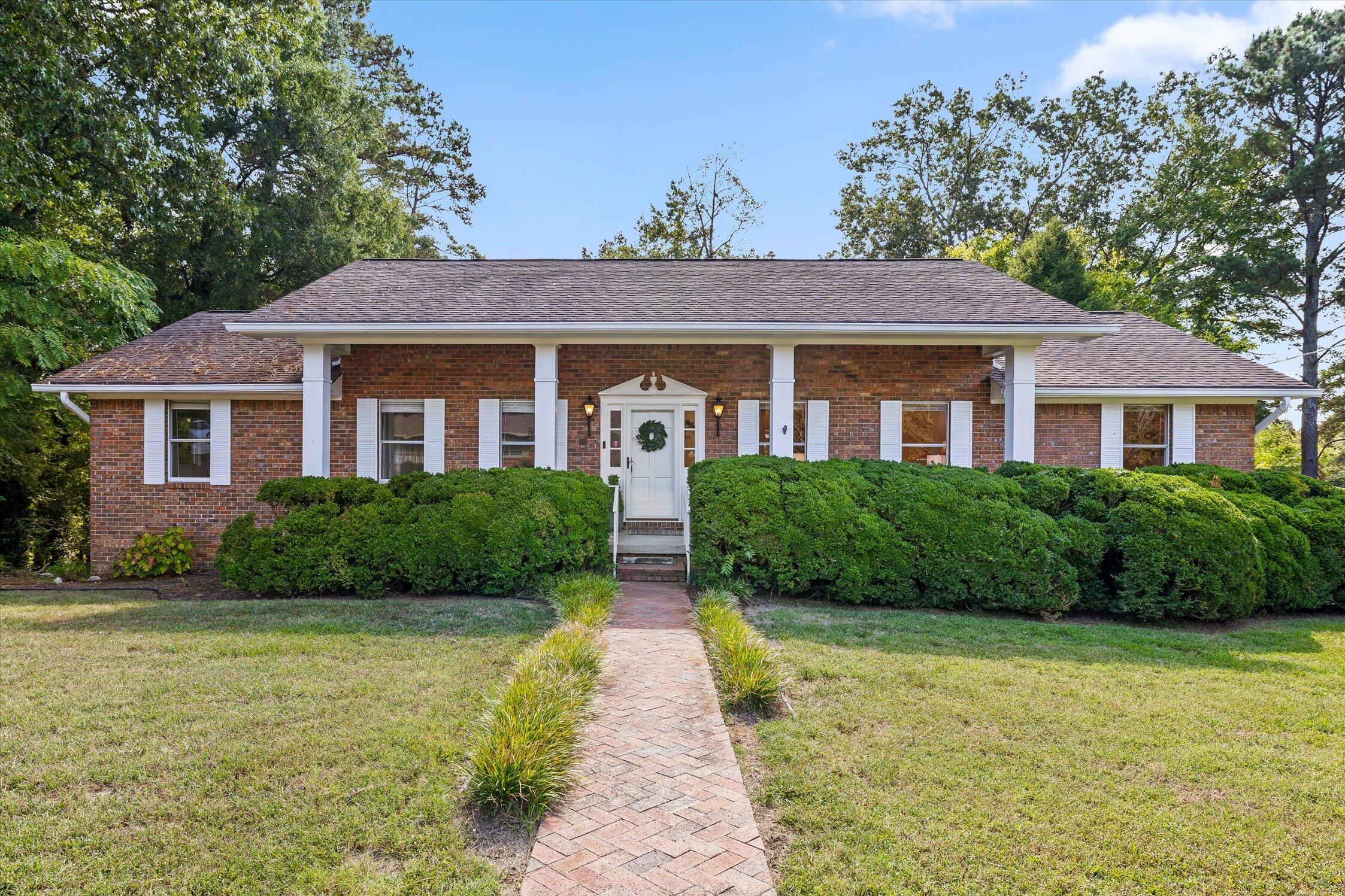7104 Moreview Road — photo