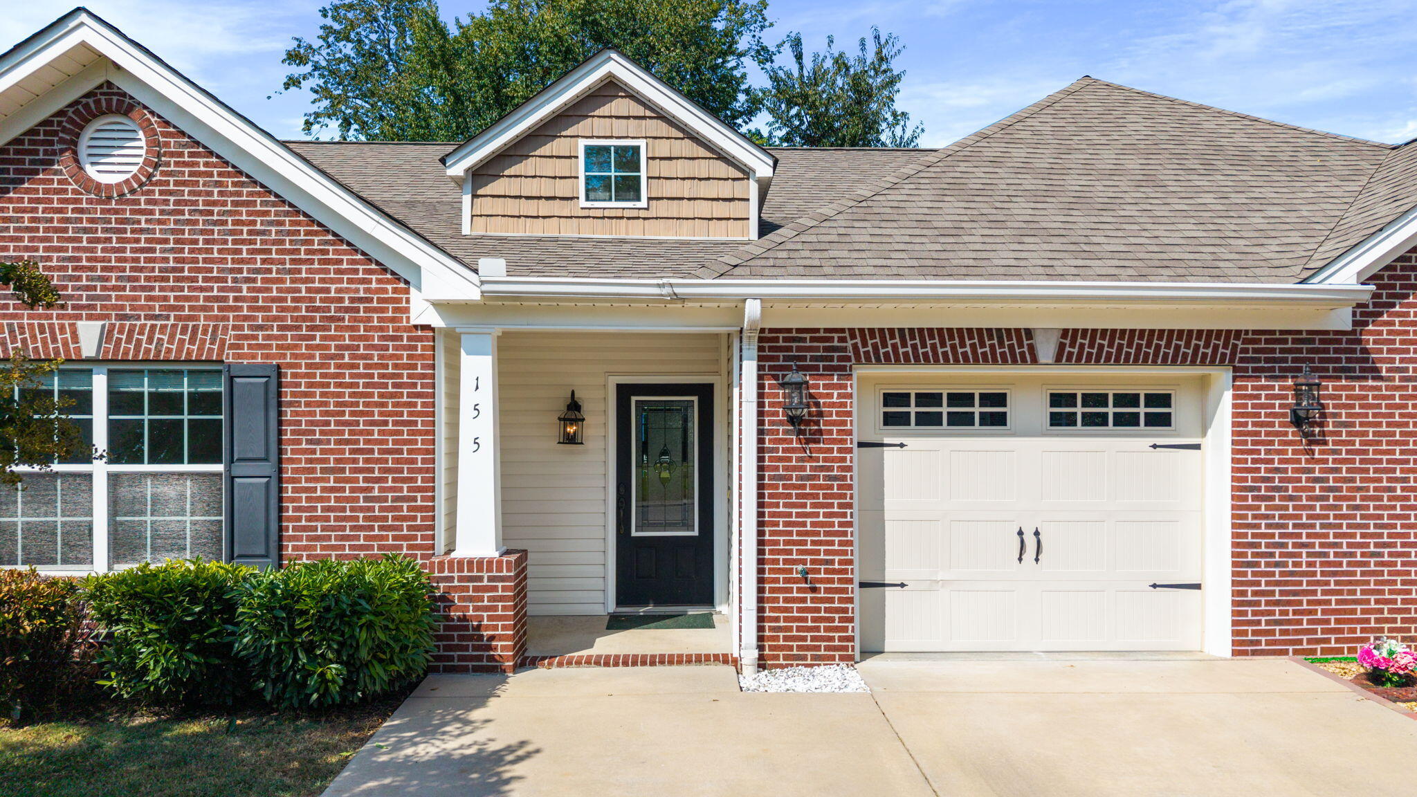 155 Emmyllie Court NE — photo