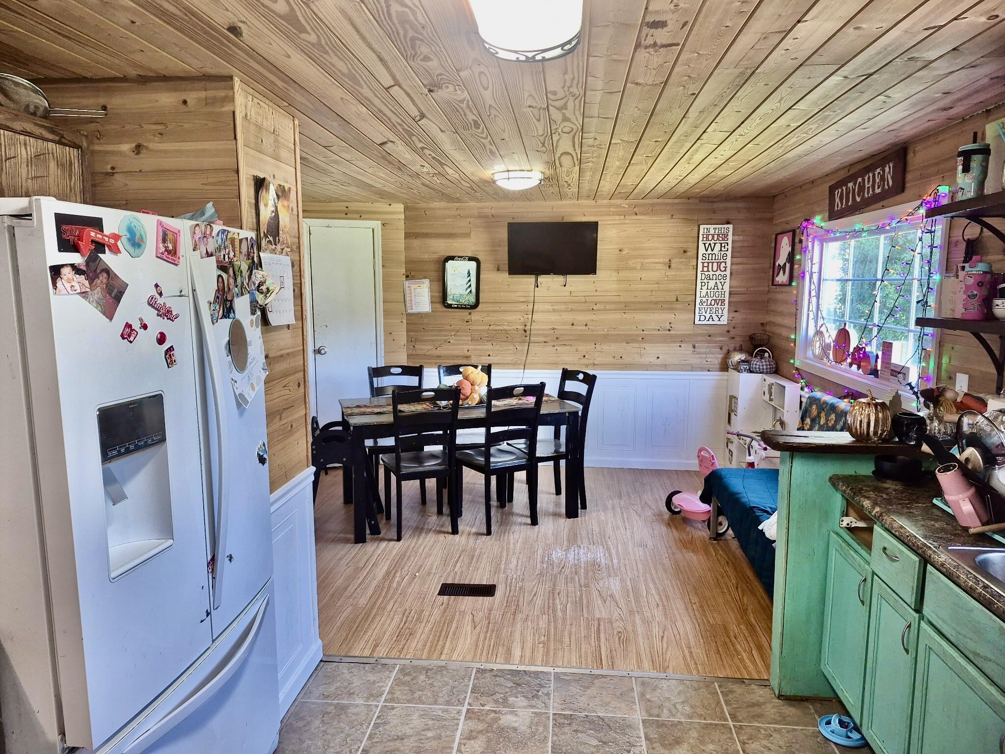332 Rainbow Drive — photo