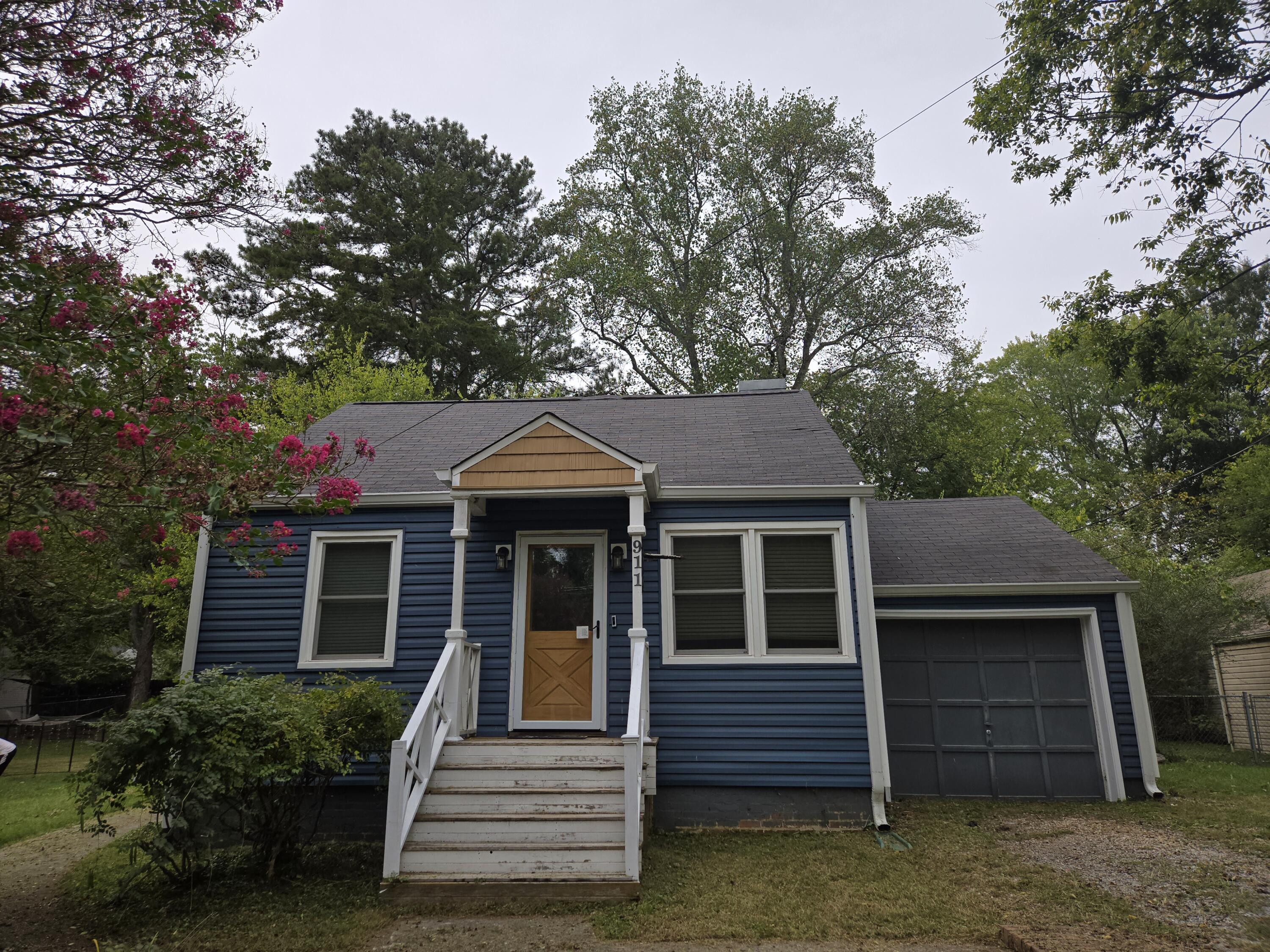 911 Emmett Avenue NW — photo