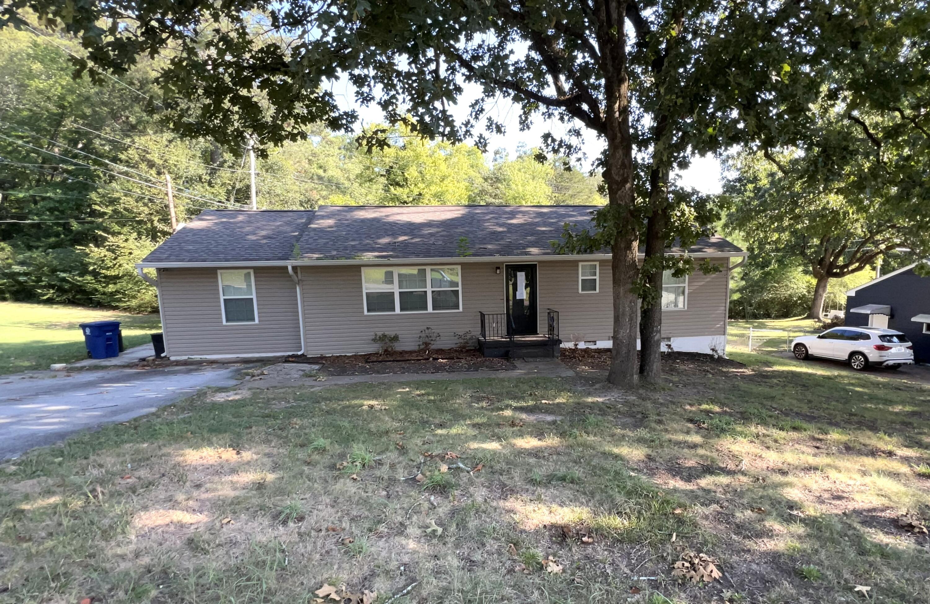 1577 Akins Drive — photo
