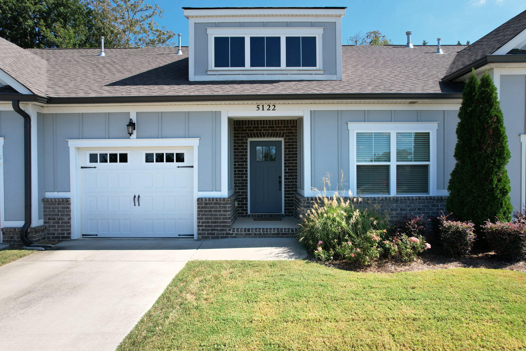 5122 Meadowbend Drive NE — photo
