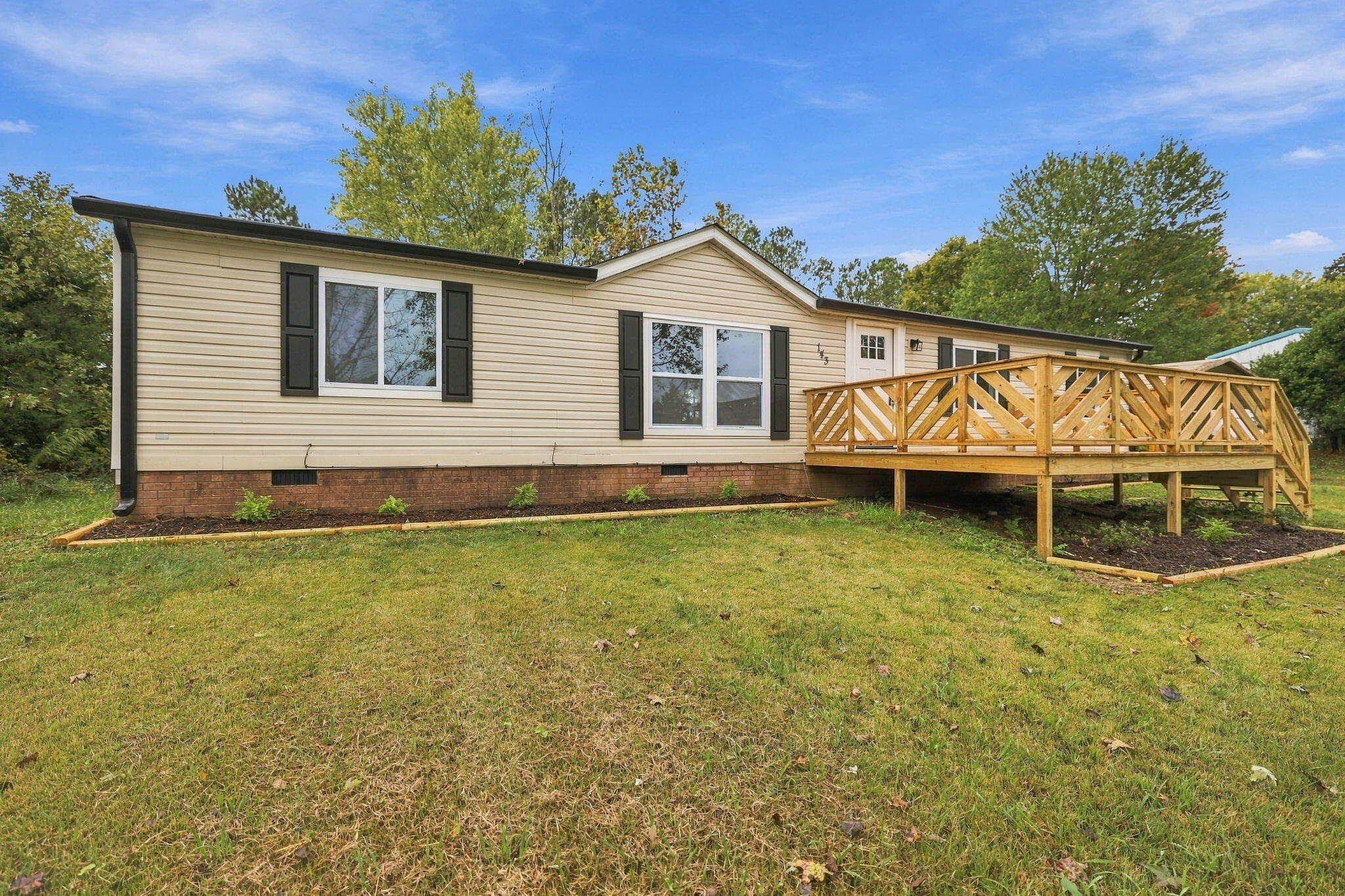 143 Hickory Oaks Drive SE — photo