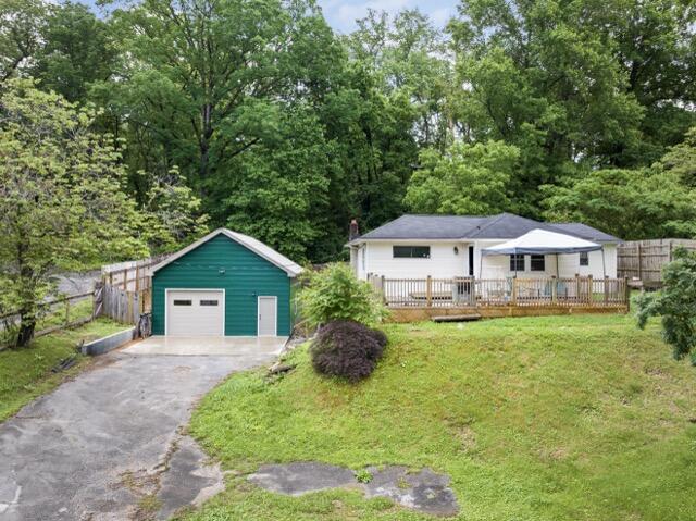 523 Hedgewood Drive — photo