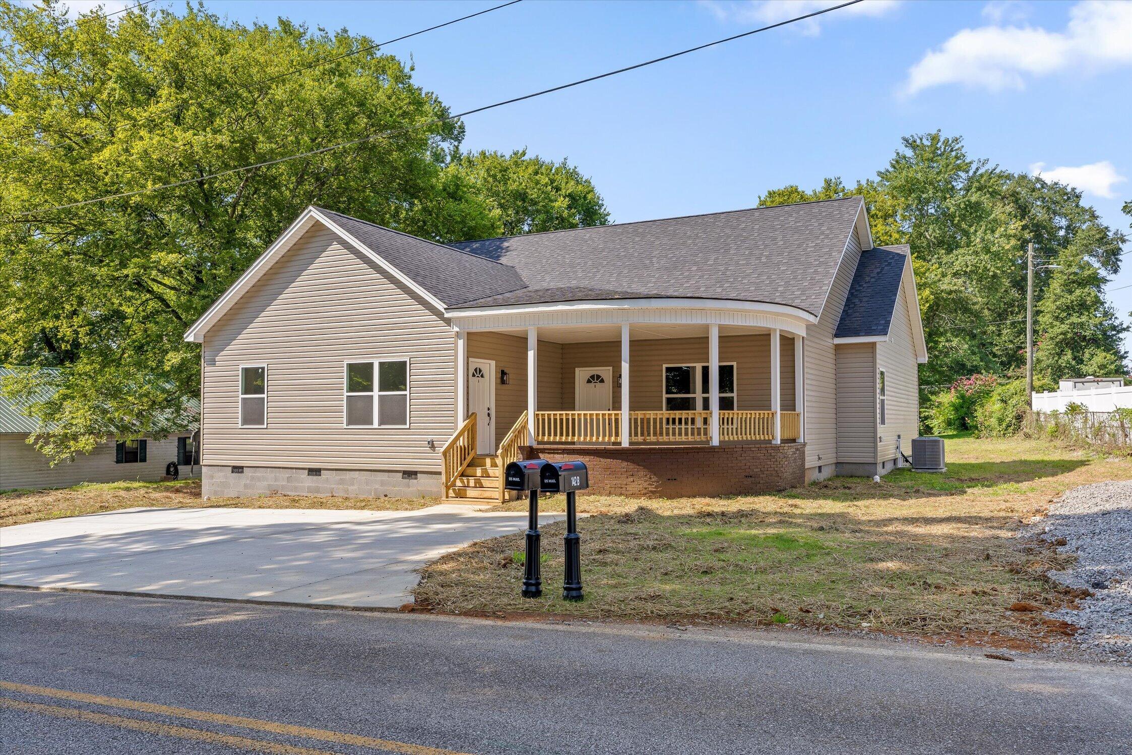 142 Oakwood Drive — photo