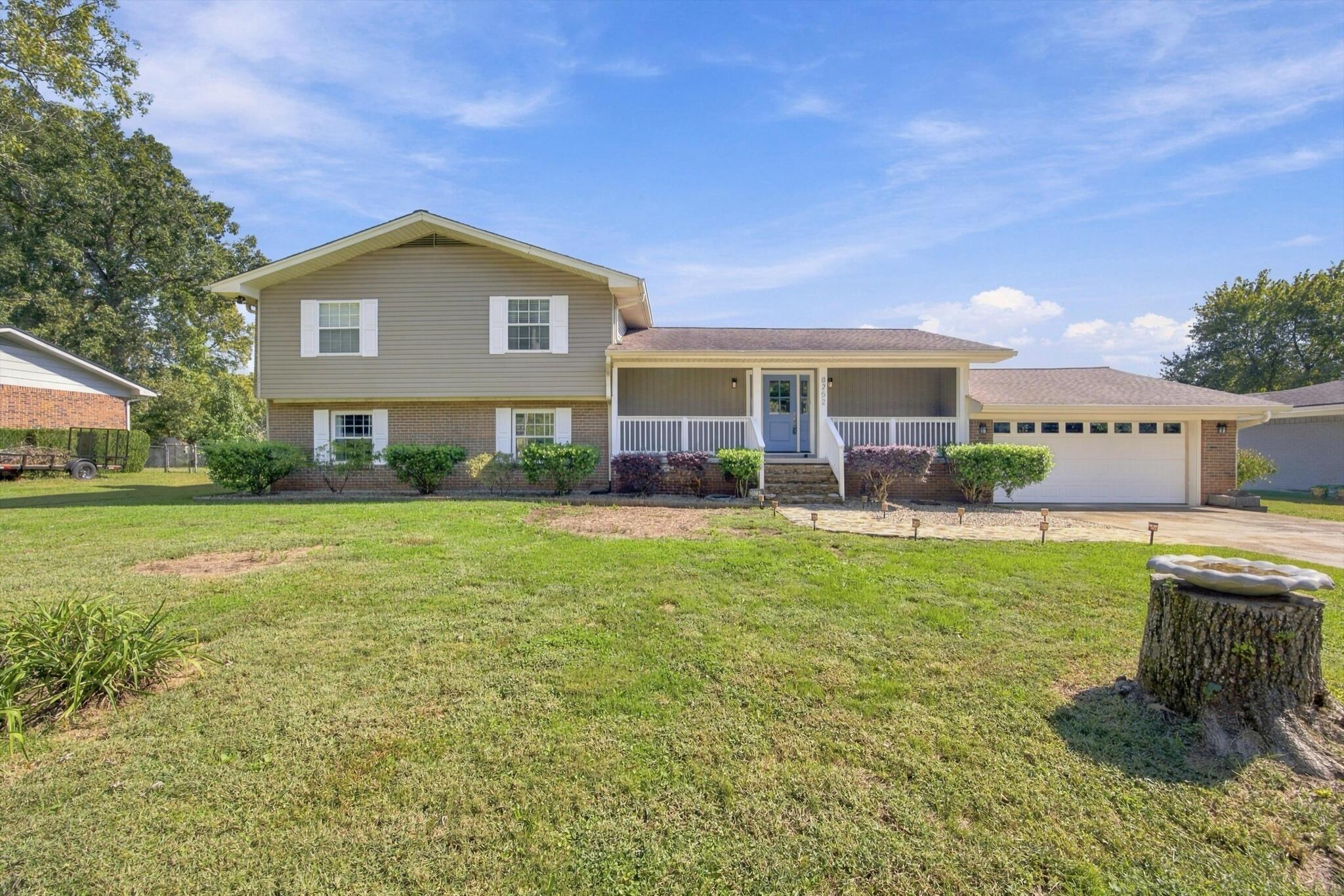 8252 Oxford Drive — photo