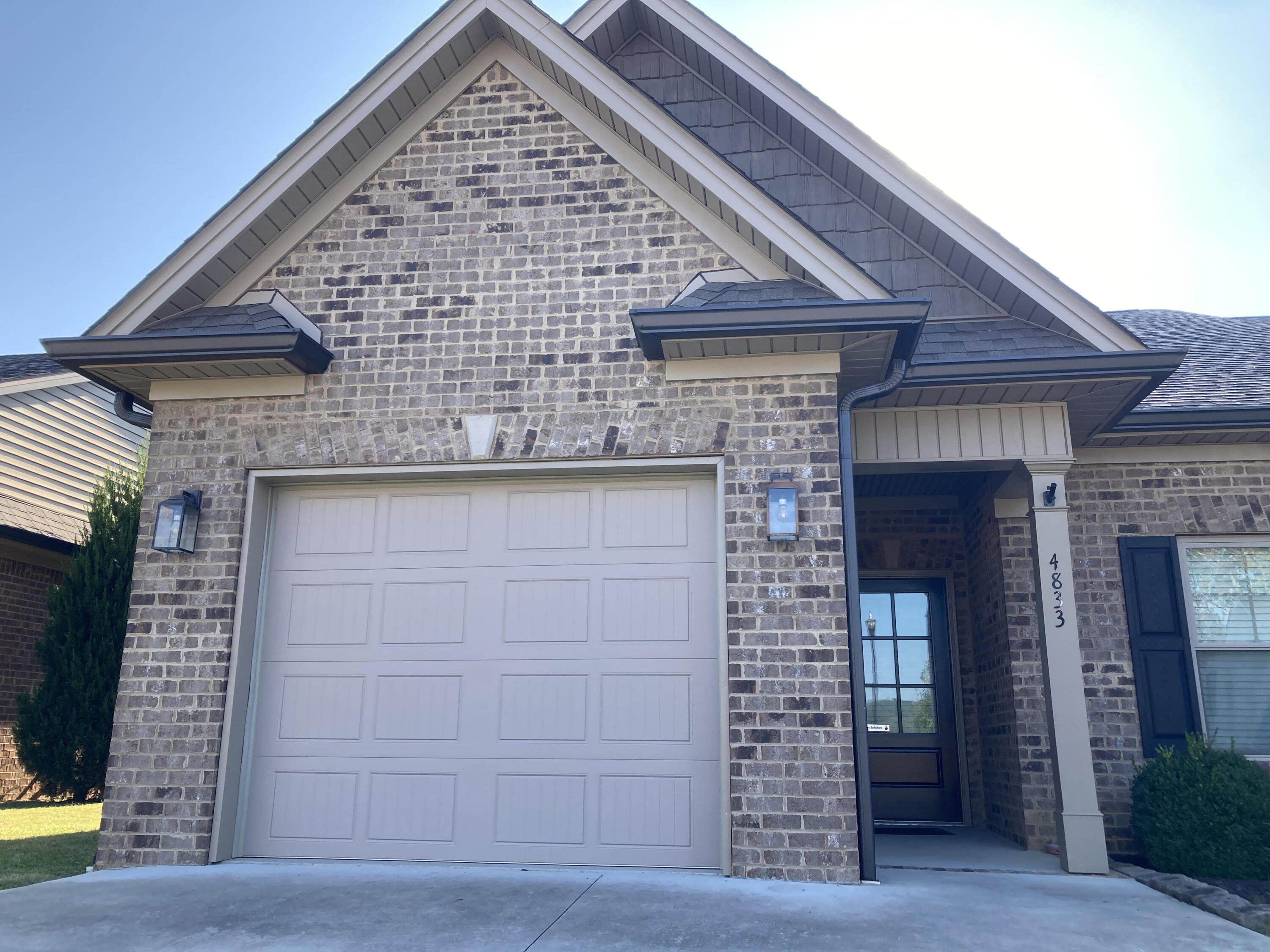 4833 Grove Park Drive NE — photo