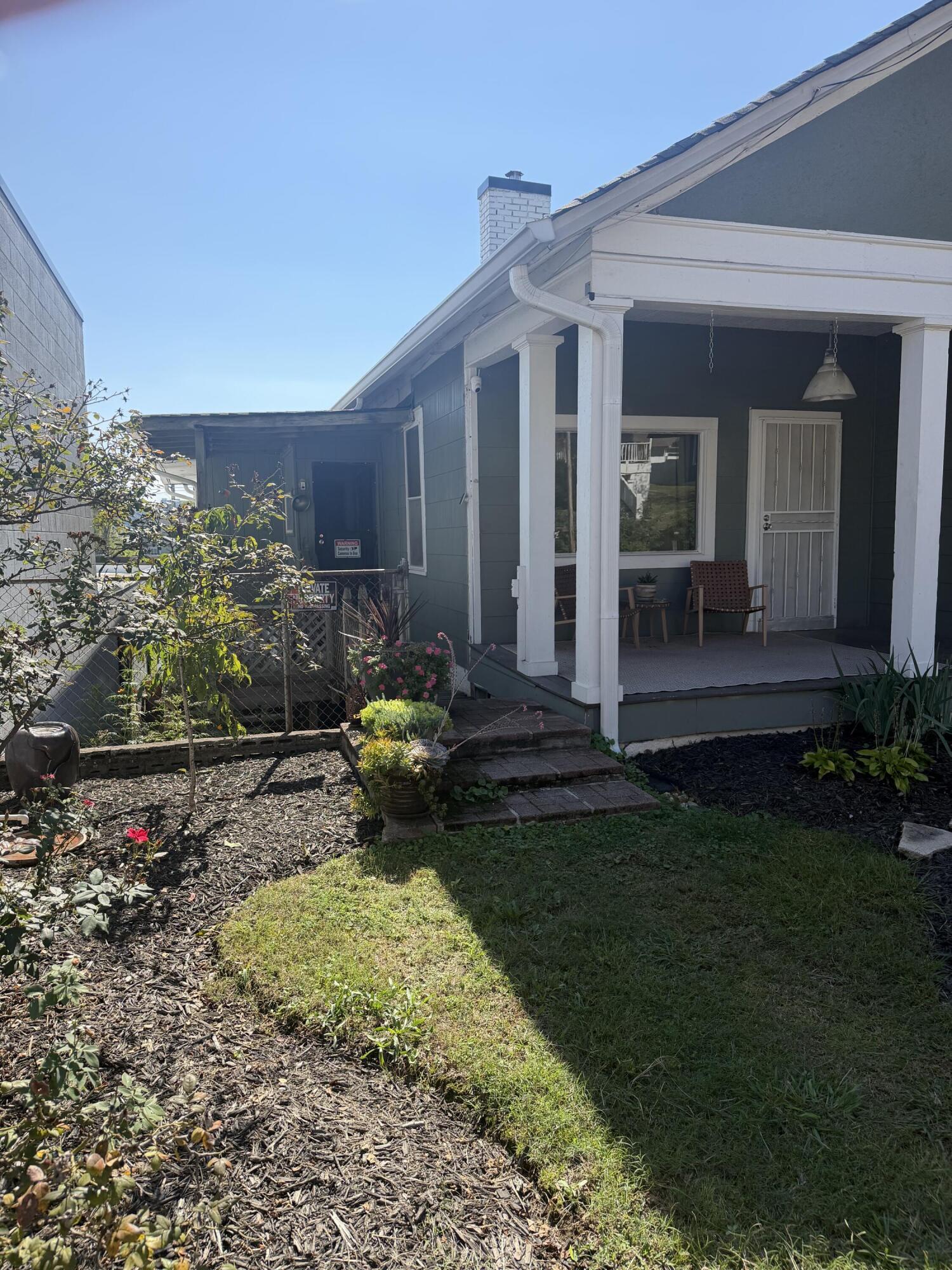 512 W Bell Avenue — photo
