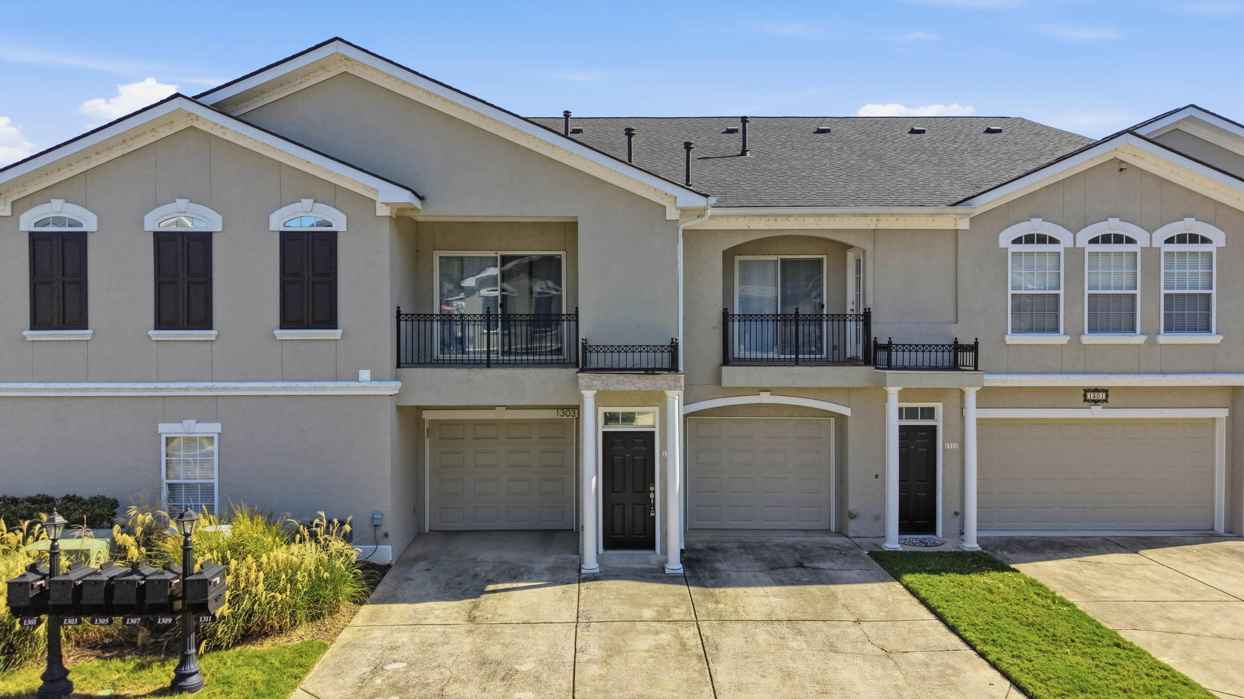 1305 Renaissance Court — photo