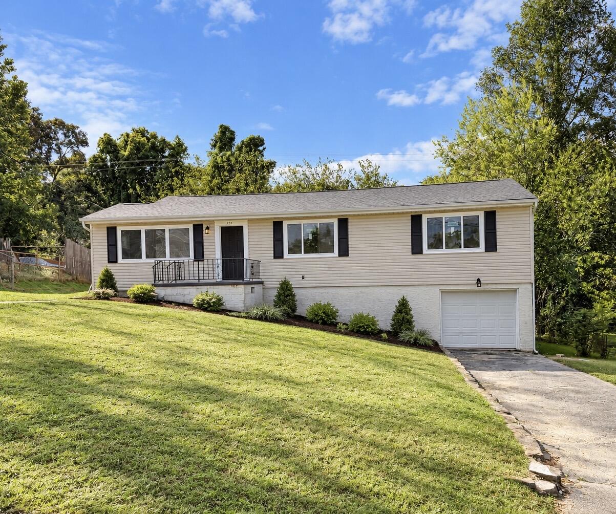 375 Greens Lake Circle — photo