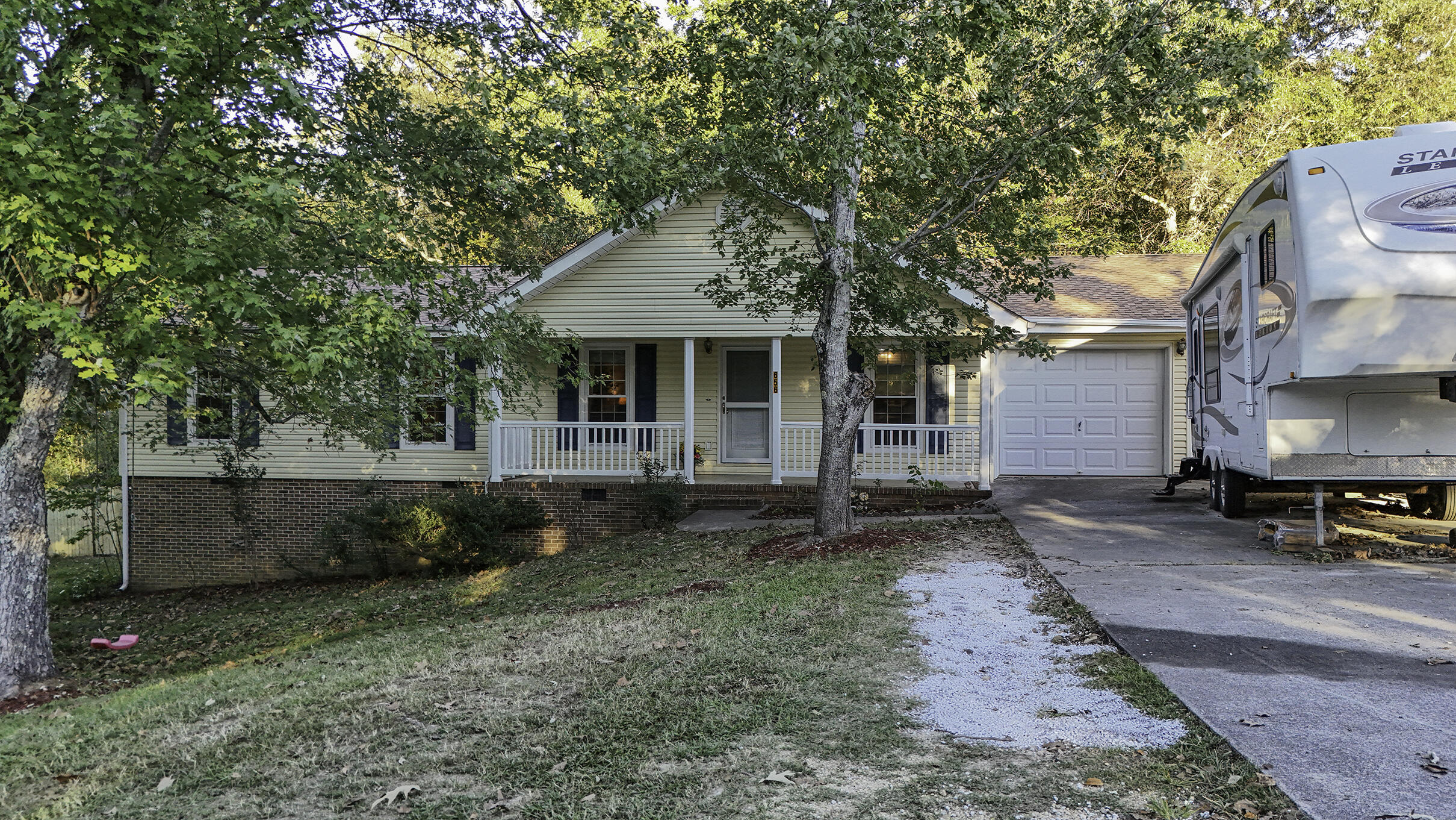 656 Brownwood Circle — photo