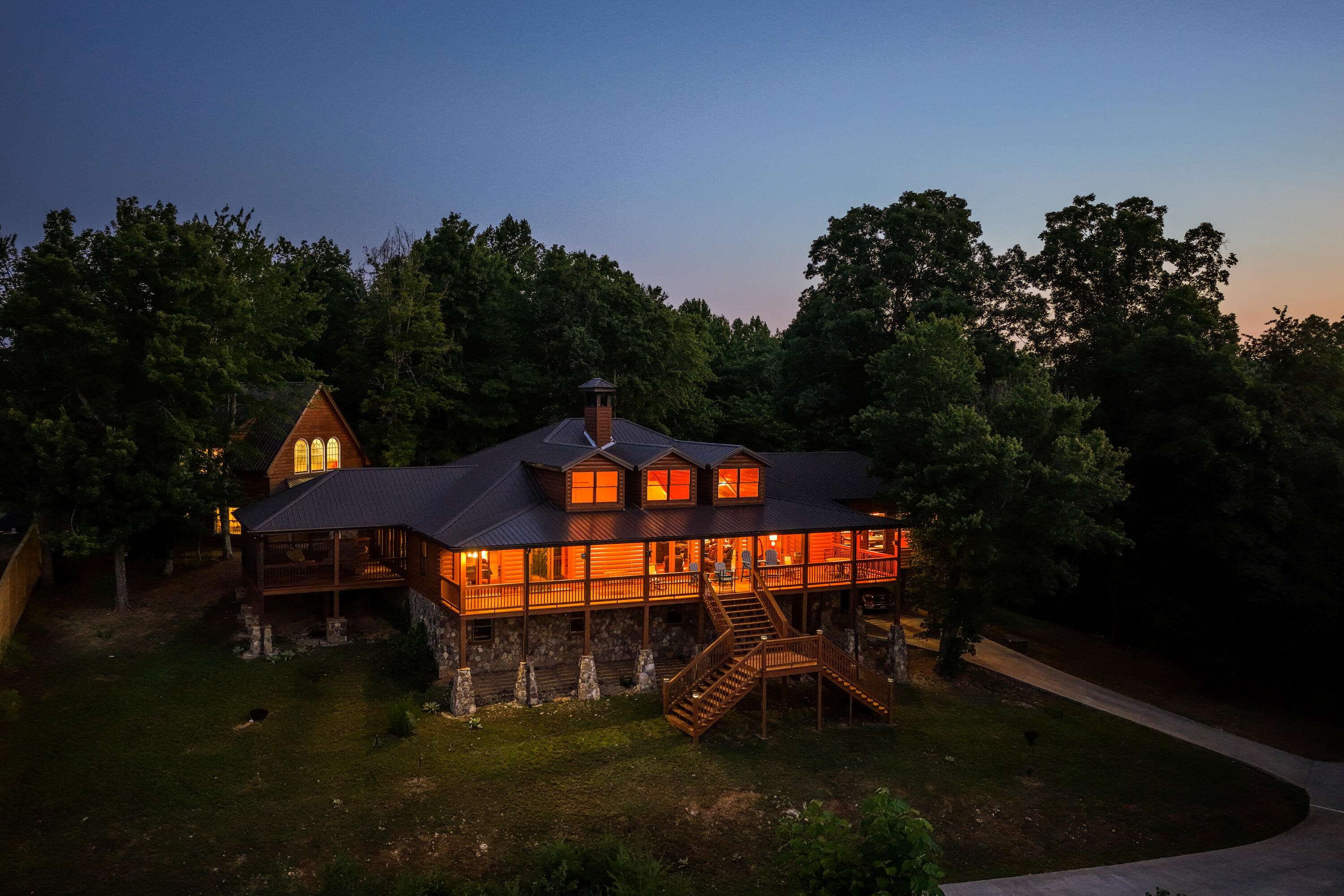 260 Lakeside Lodge Lane — photo