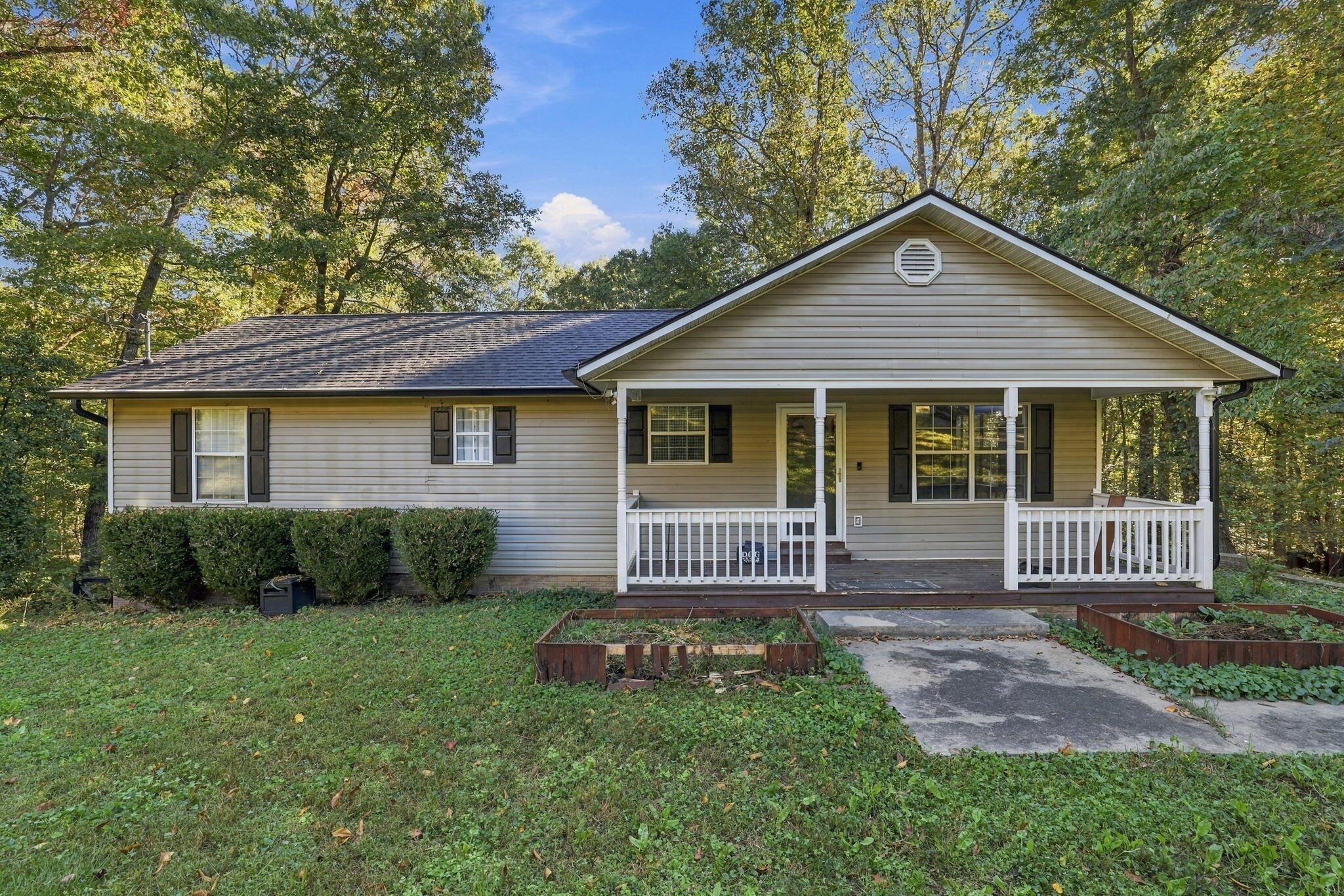 364 Fairhill Drive NE — photo