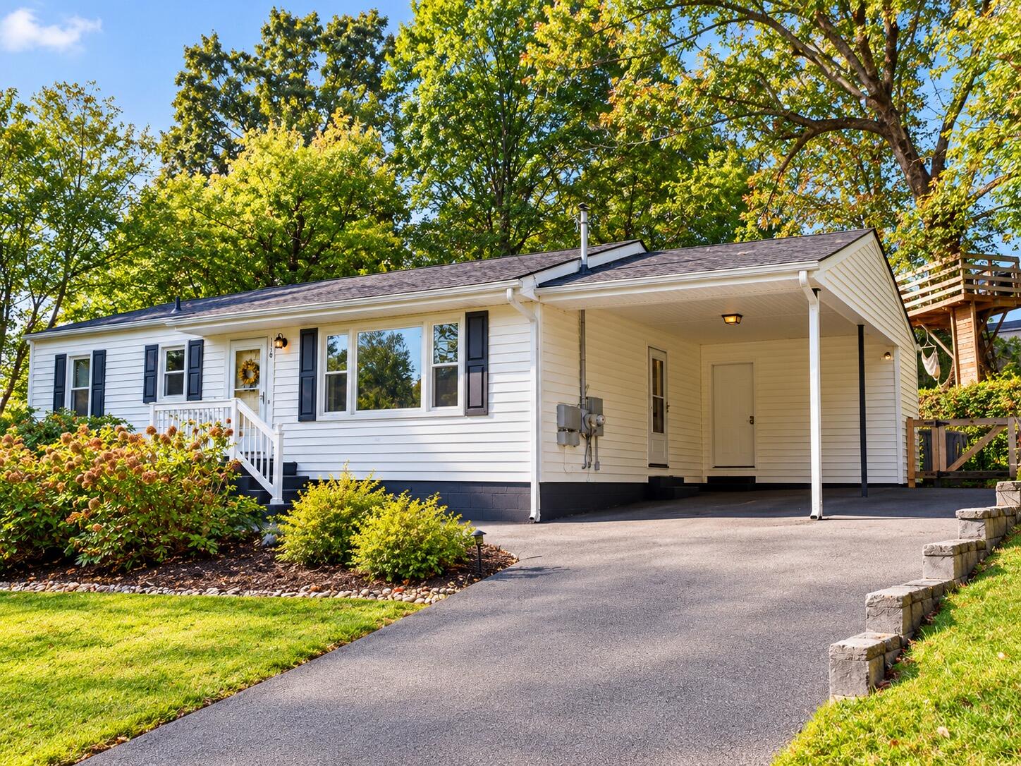 516 Occonechee Circle — photo