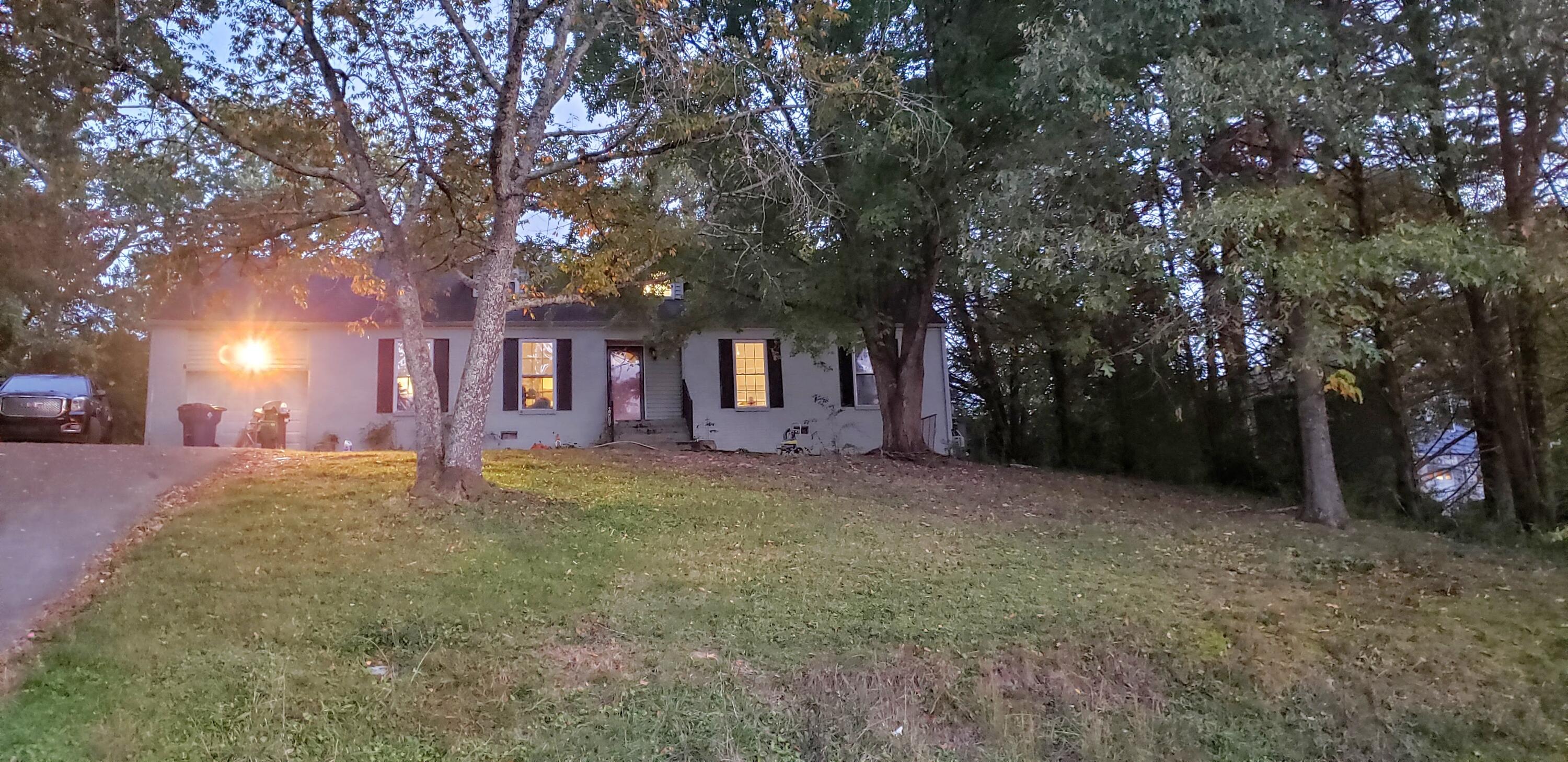 2208 Lyons Lane — photo