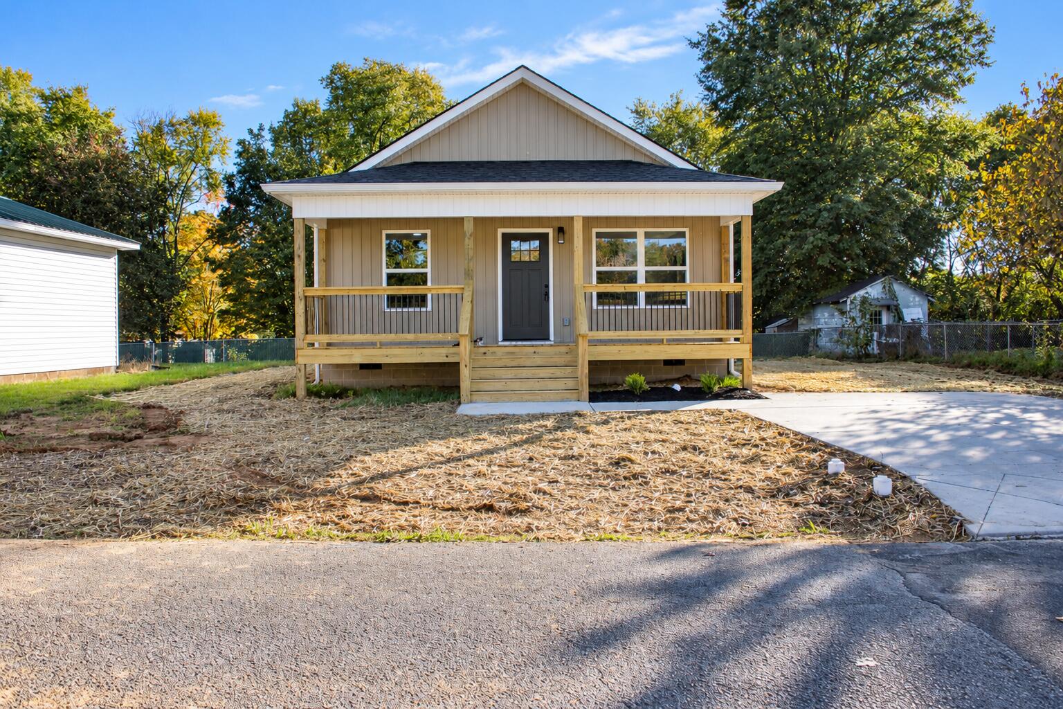 810 Cedar Drive SE — photo