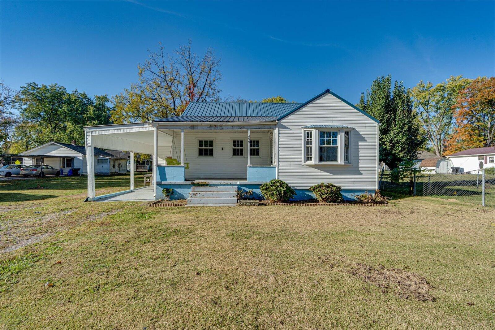 206 S Collins Street — photo