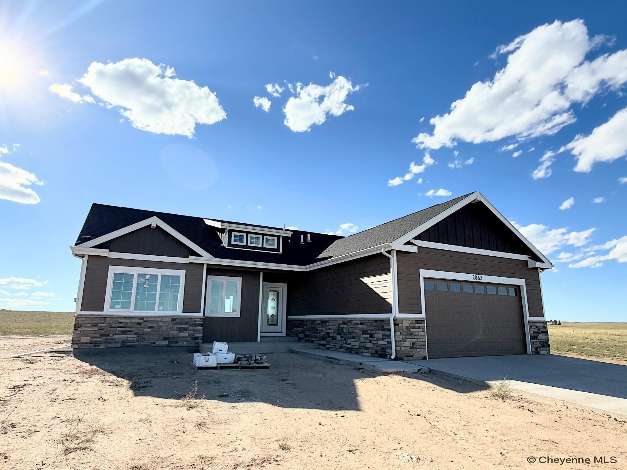 2062 Mammoth Rd — photo
