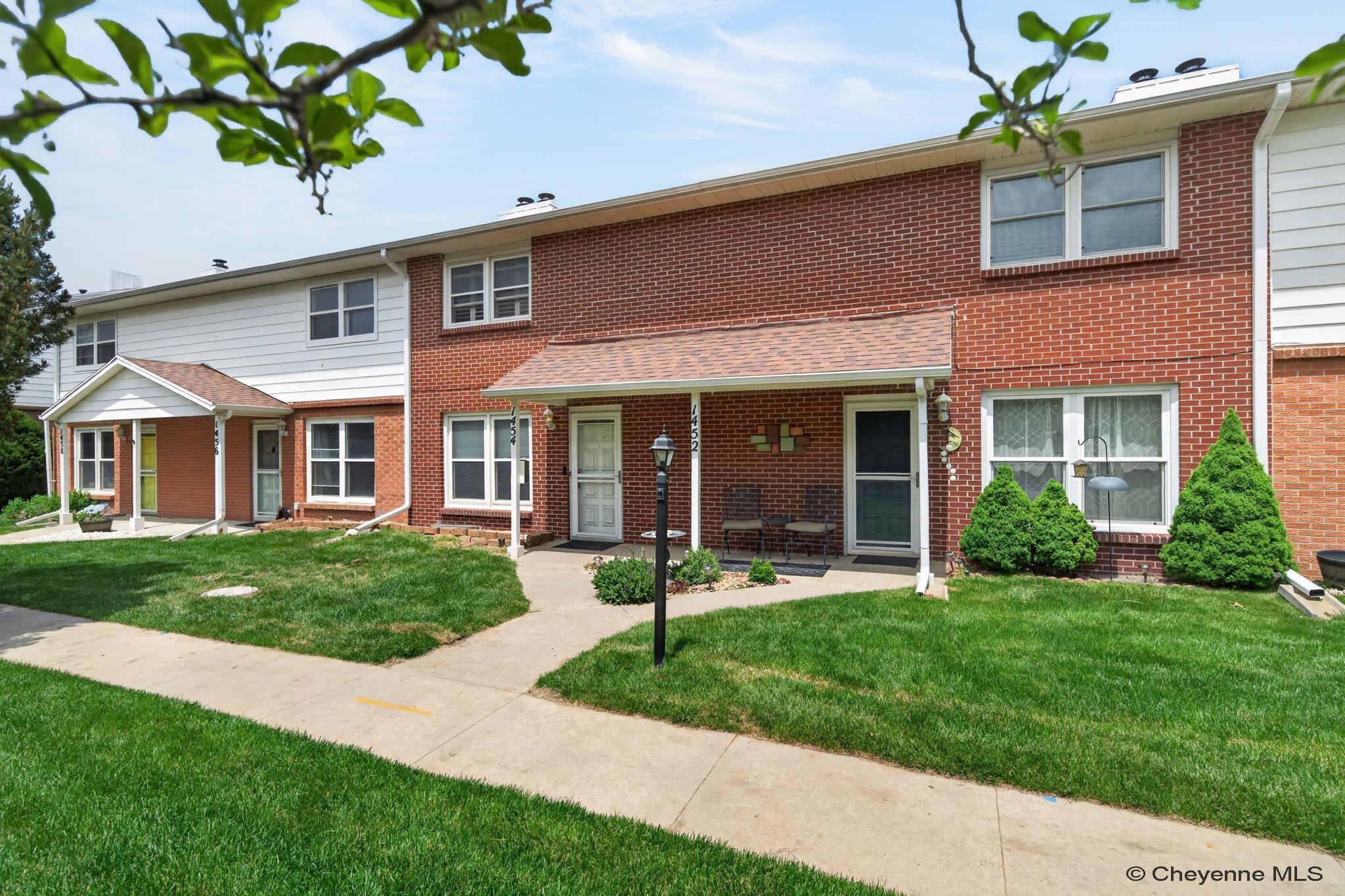 1454 Trent Ct — photo