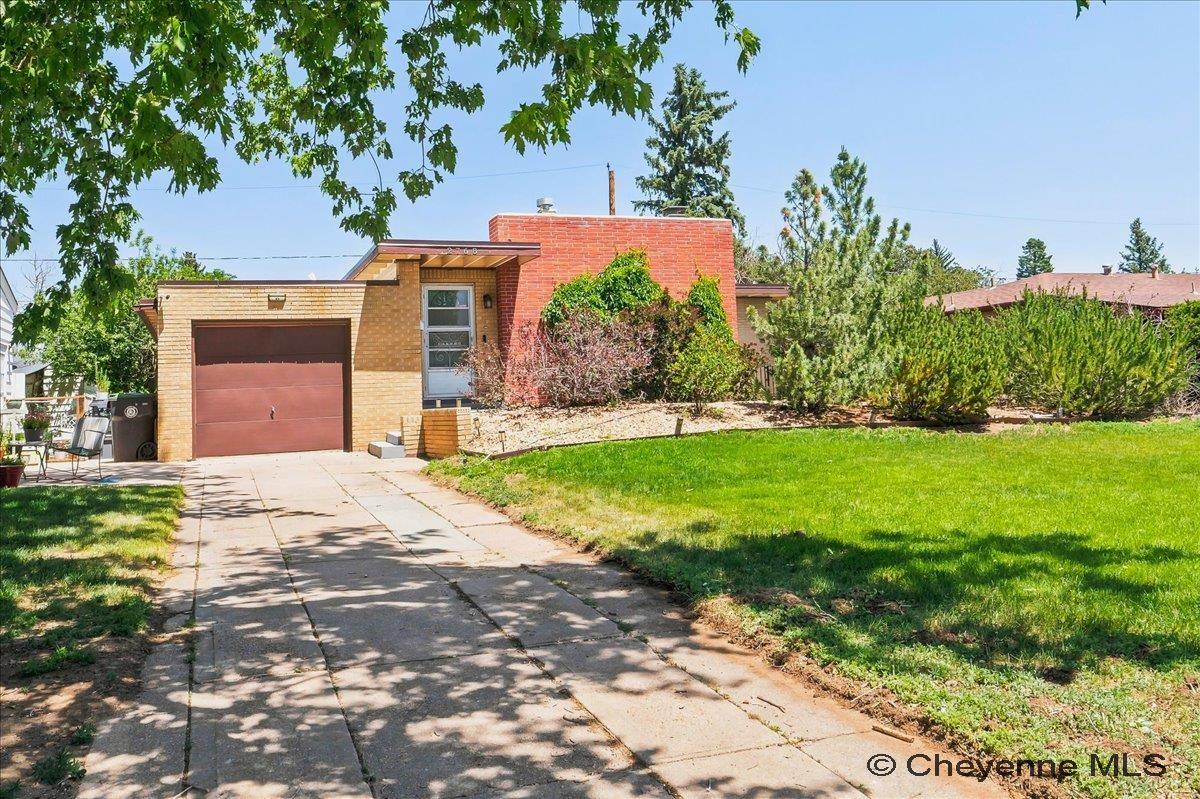 2768 Olive Dr — photo