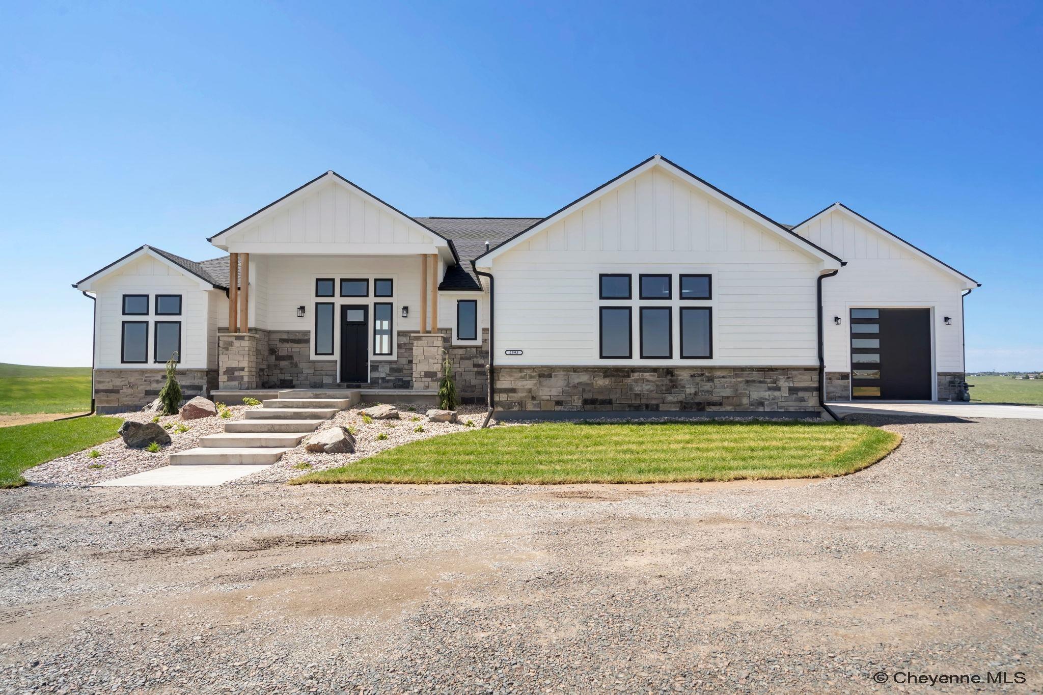 2593 McCrae Rd — photo