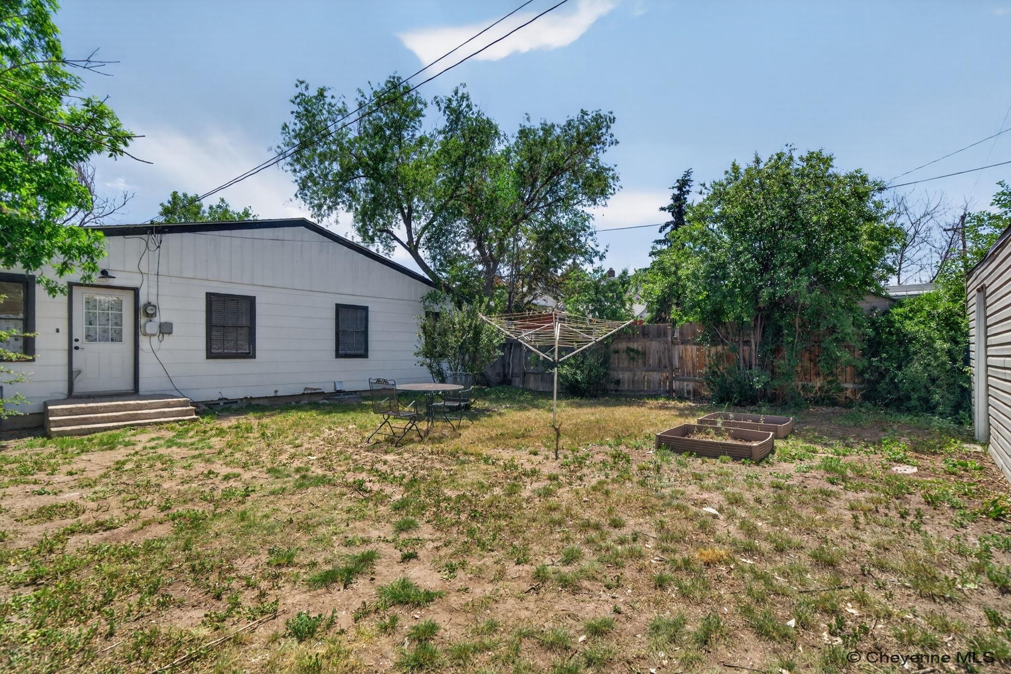 208 E 3rd Ave, Cheyenne, WY 82001 — photo 2