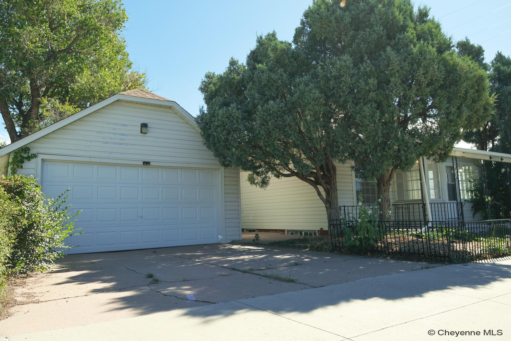 2515 Snyder Ave — photo