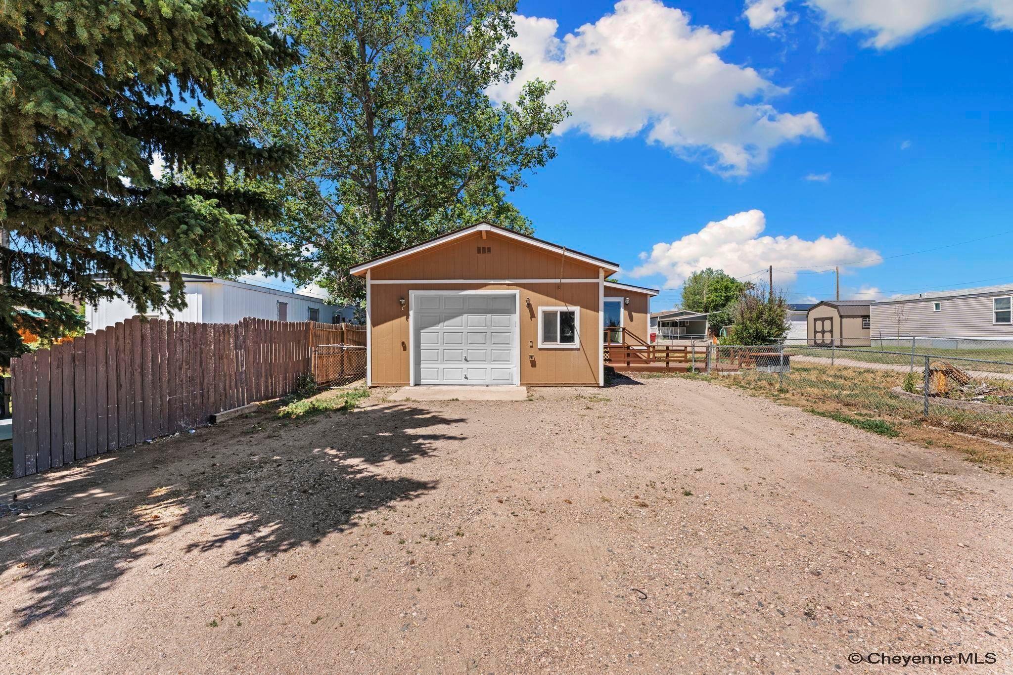 2208 Draper Rd, Cheyenne, WY 82007 — photo 2