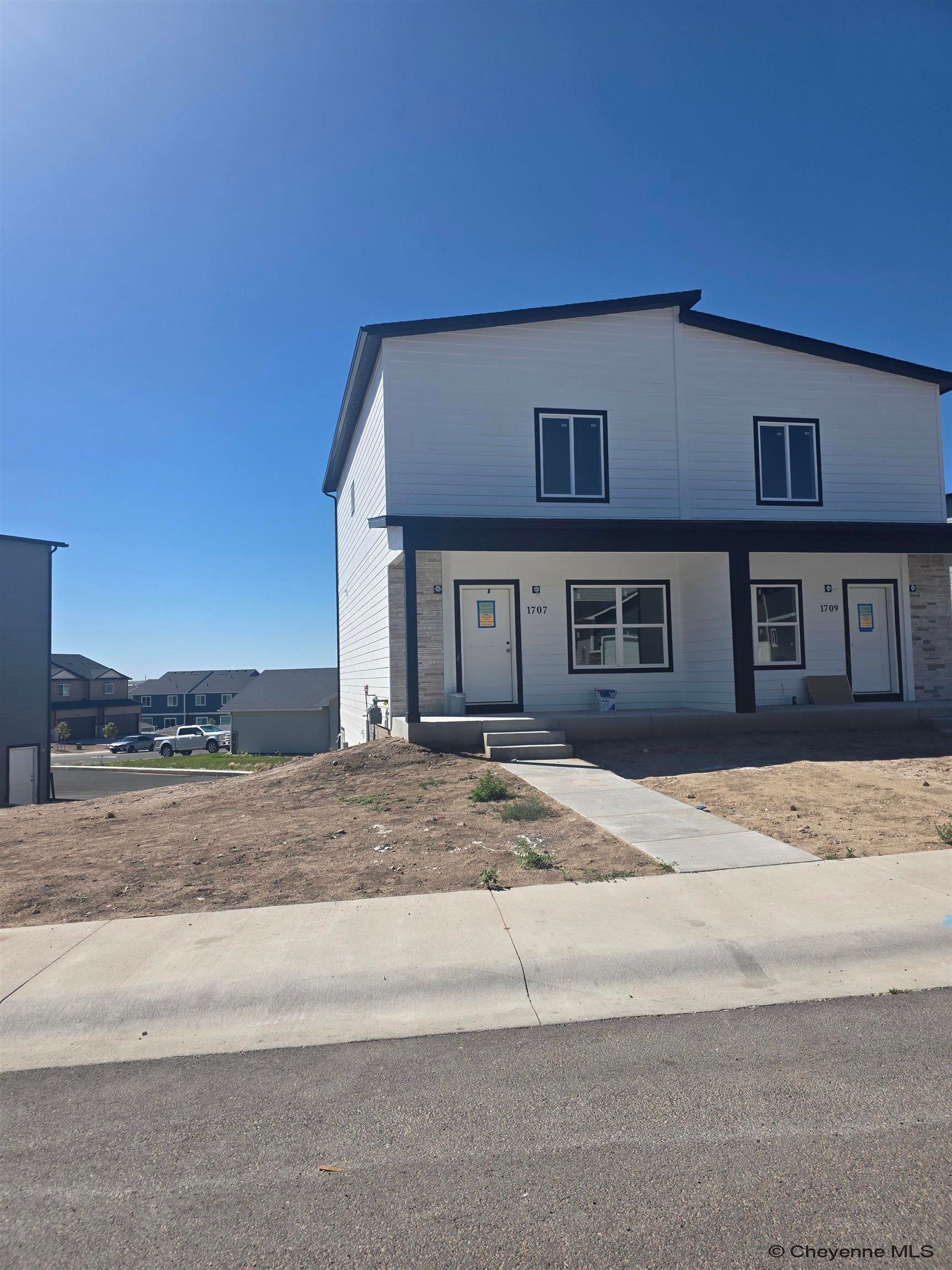 1707 Kade Ct — photo