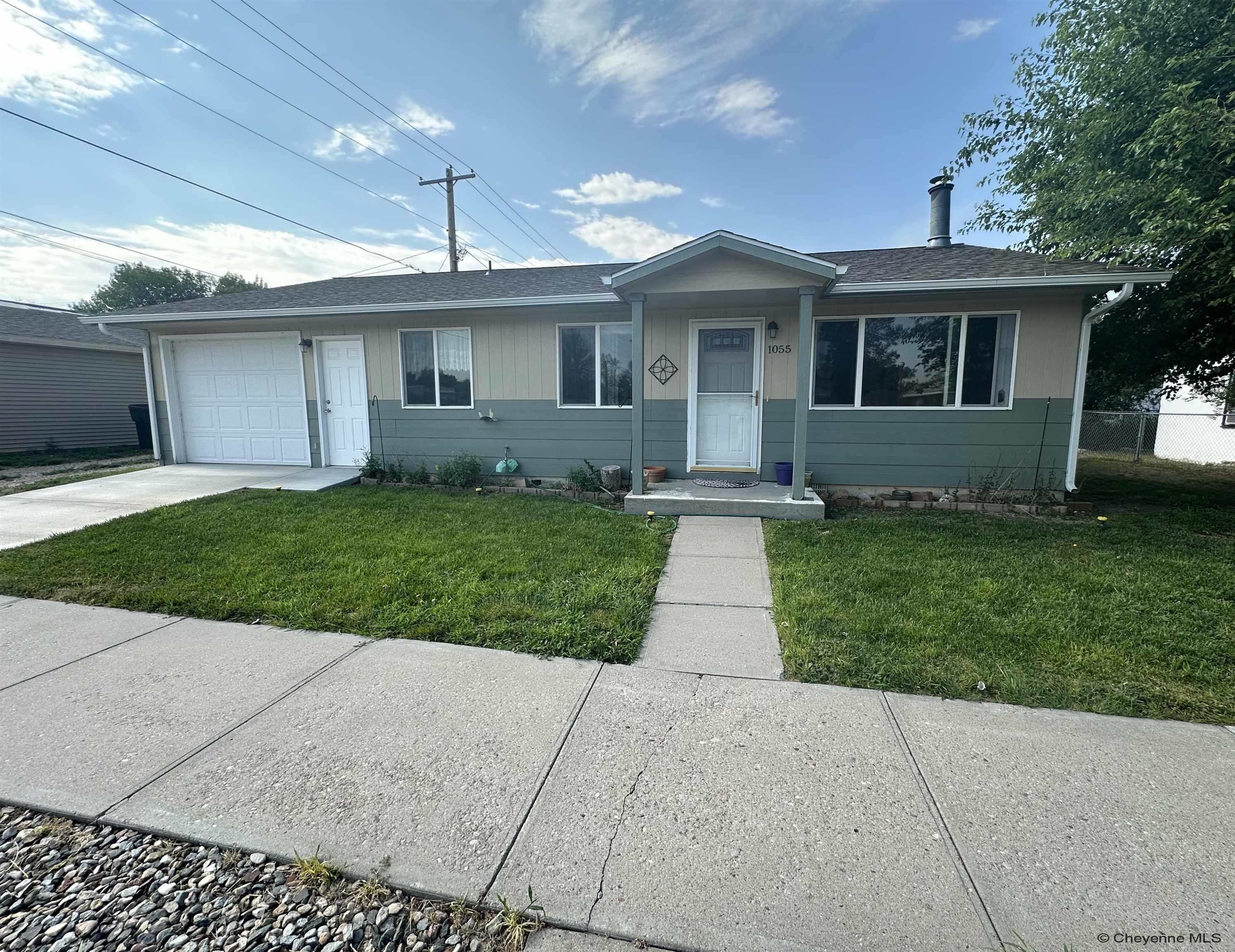 1055 Pine St — photo