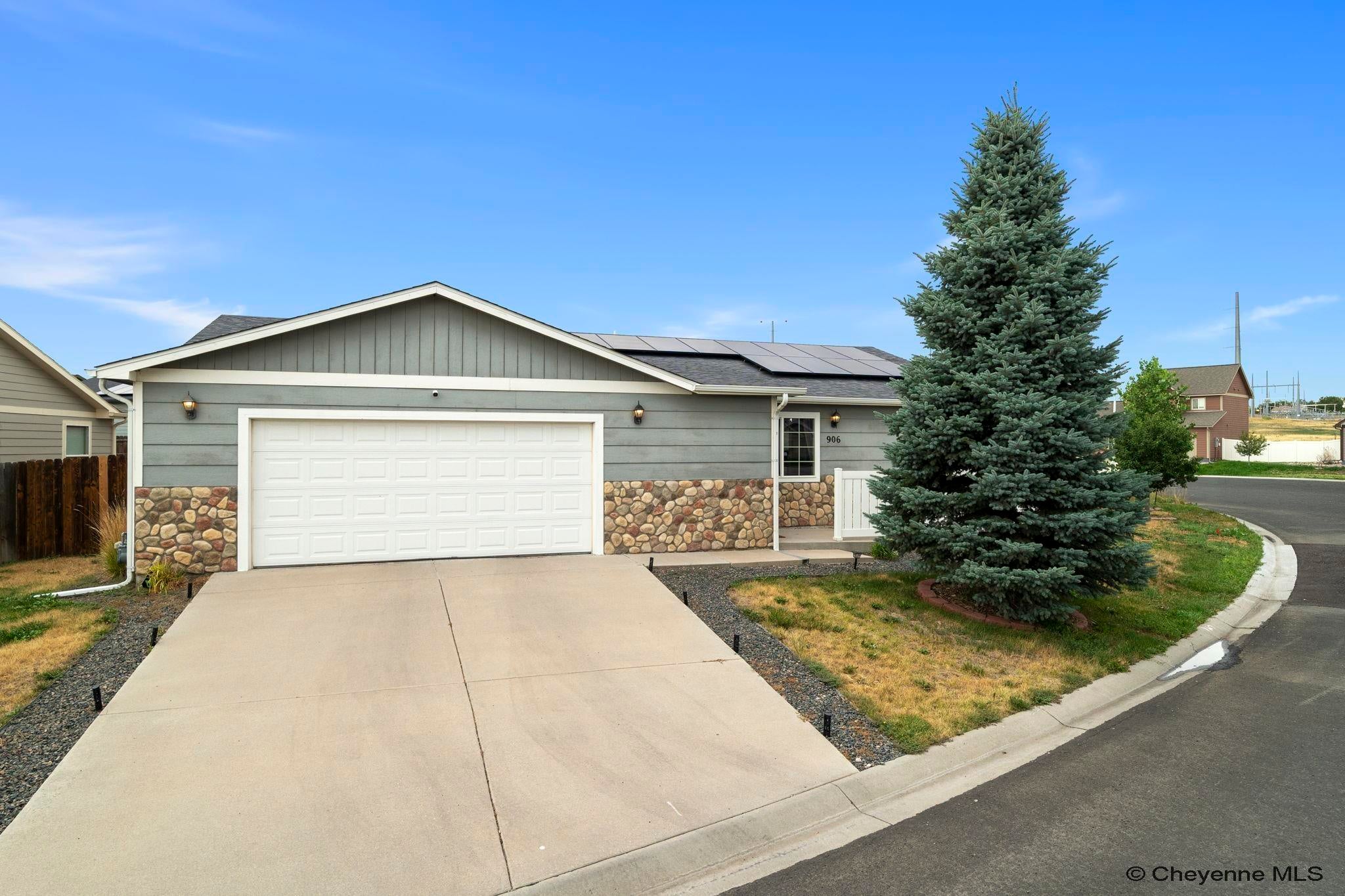 906 Sonata Ln — photo