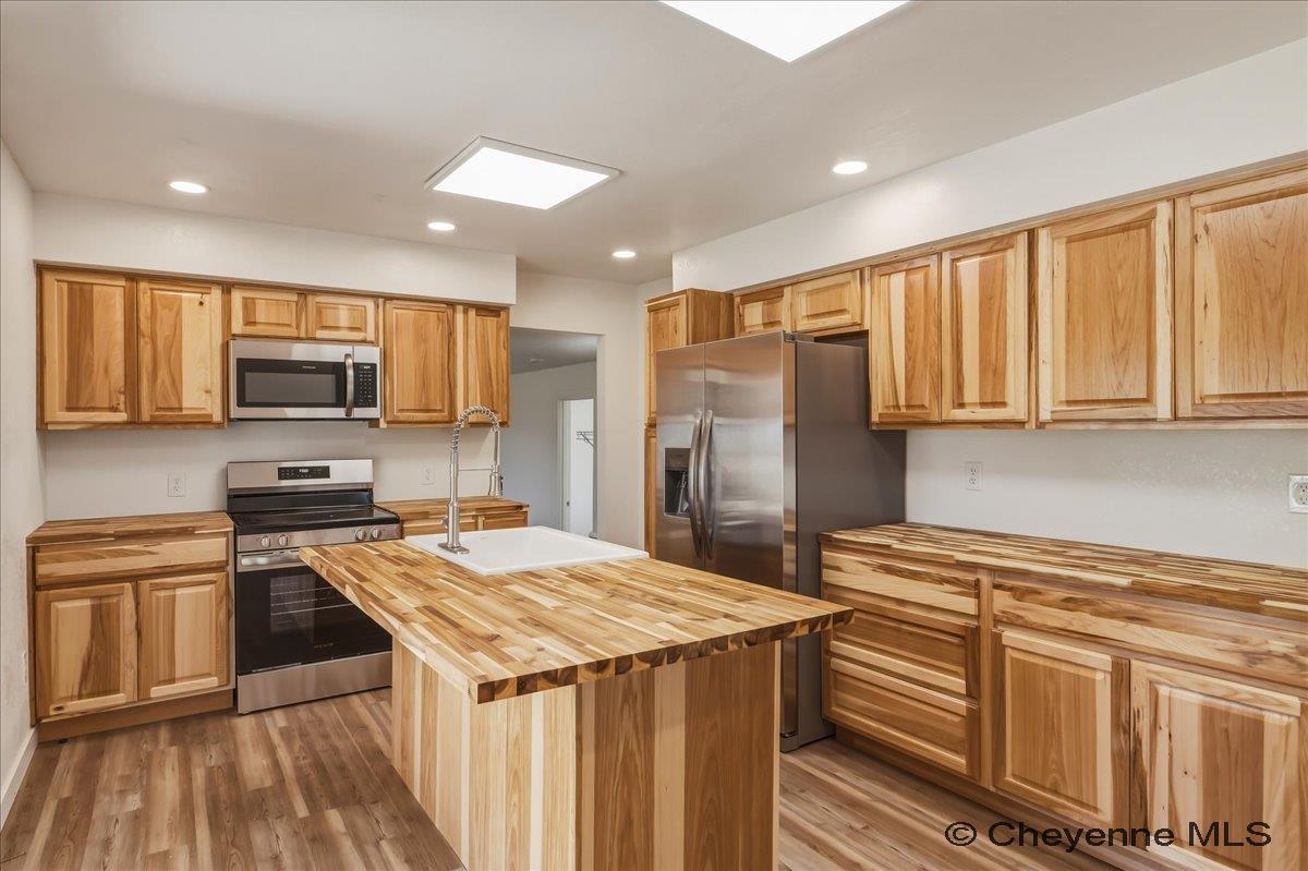 619 Terry Ranch Rd — photo