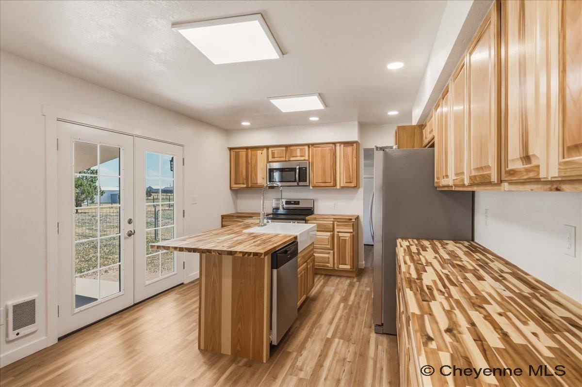 619 Terry Ranch Rd, Cheyenne, WY 82007 — photo 2