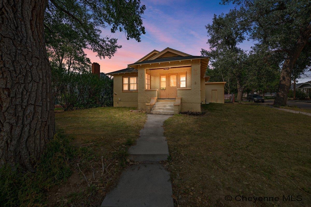 1200 W Pershing Blvd — photo