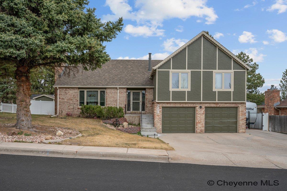 7209 Hawthorne Dr — photo
